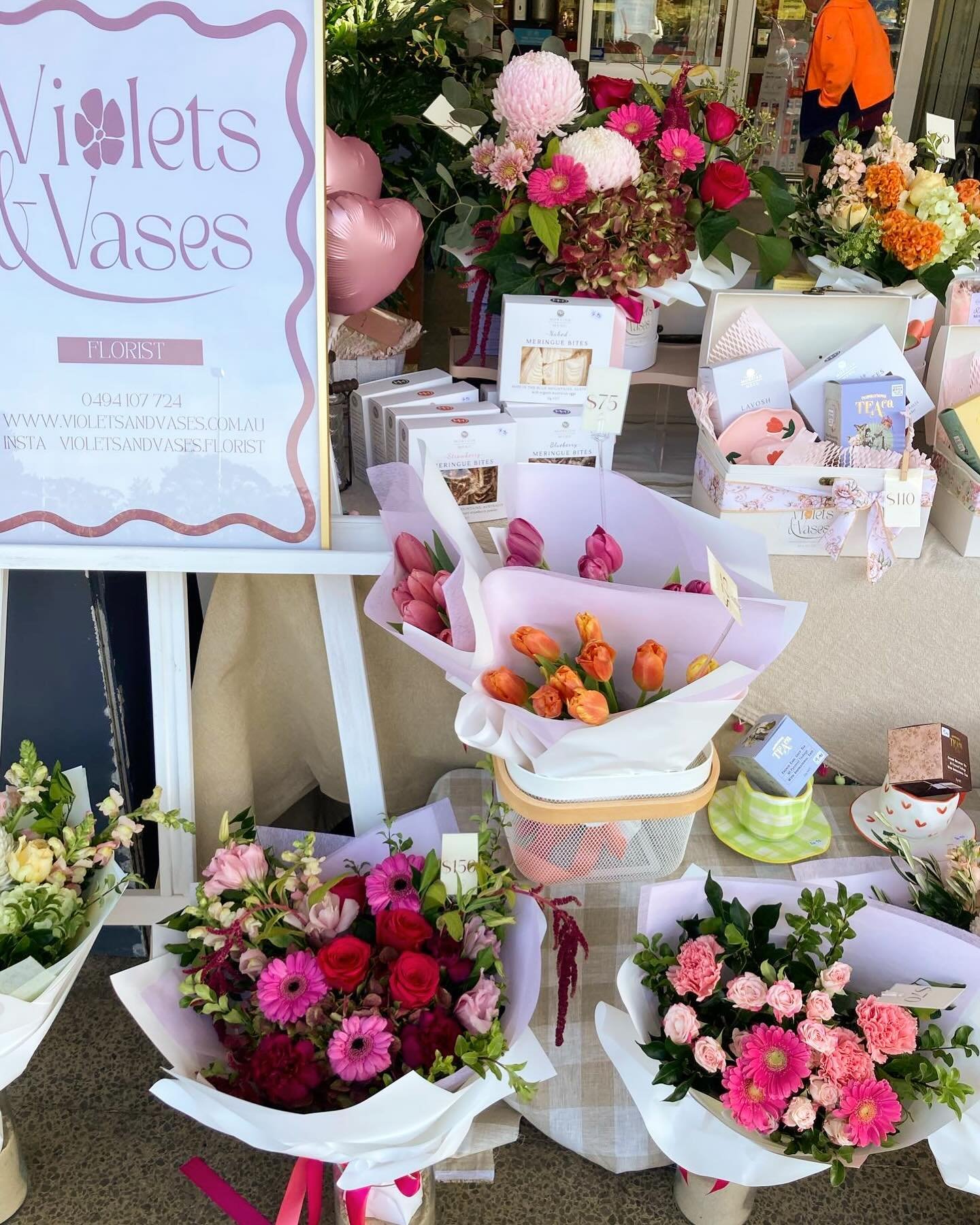 Our little set up for the next 2 days!
We have Flowers, Gifts and Cards. Pop by to buy something sweet for your Mum 💕🌸

Highfields Plaza 
8am - 5pm 
(Or until sold out!)