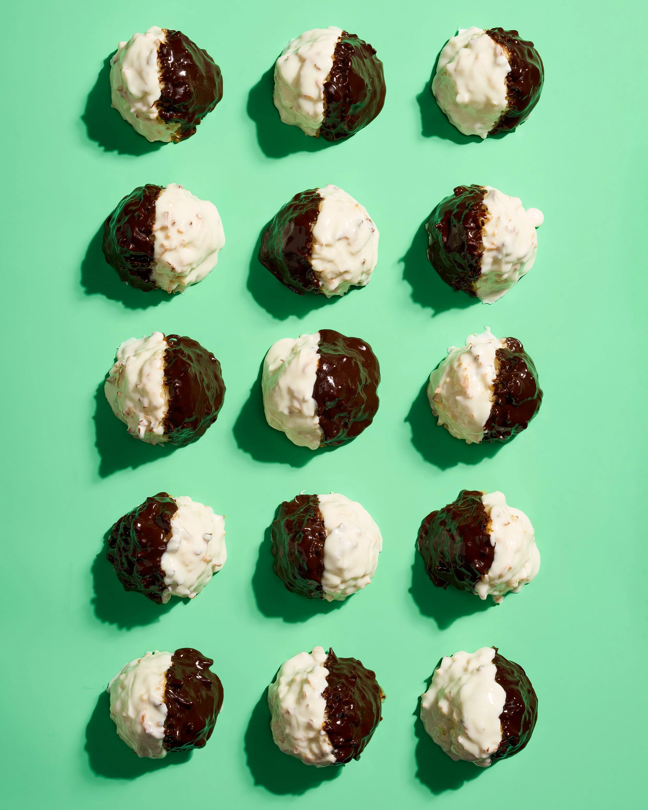 Caroline-Schiff-Black-and-White-Macaroons-Daily-Dessert.jpg