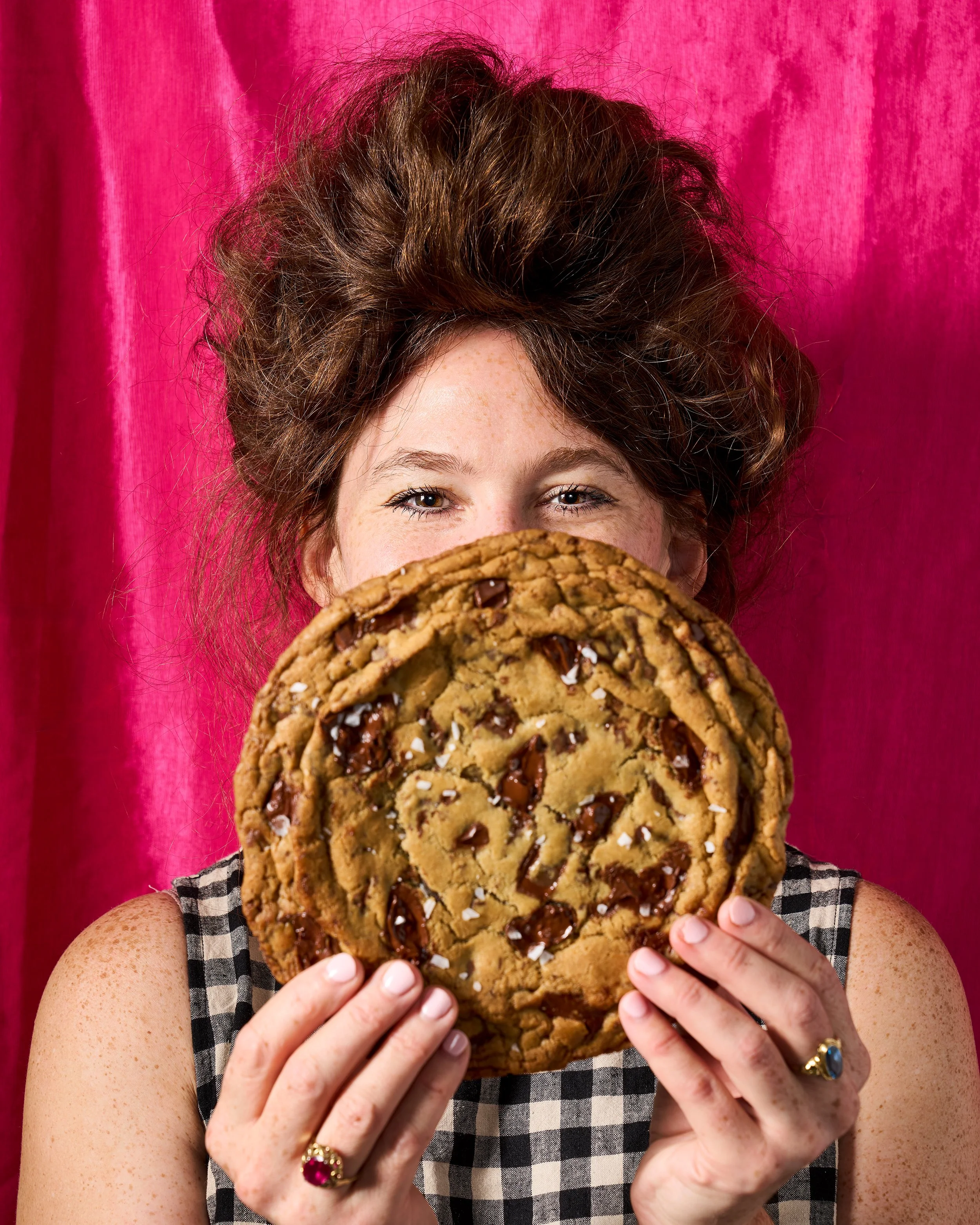 Caroline-Schiff-Daily-Dessert-Giant-Chocolate-Chip-Cookie-Portrait-Jonathan-Meter-.jpg