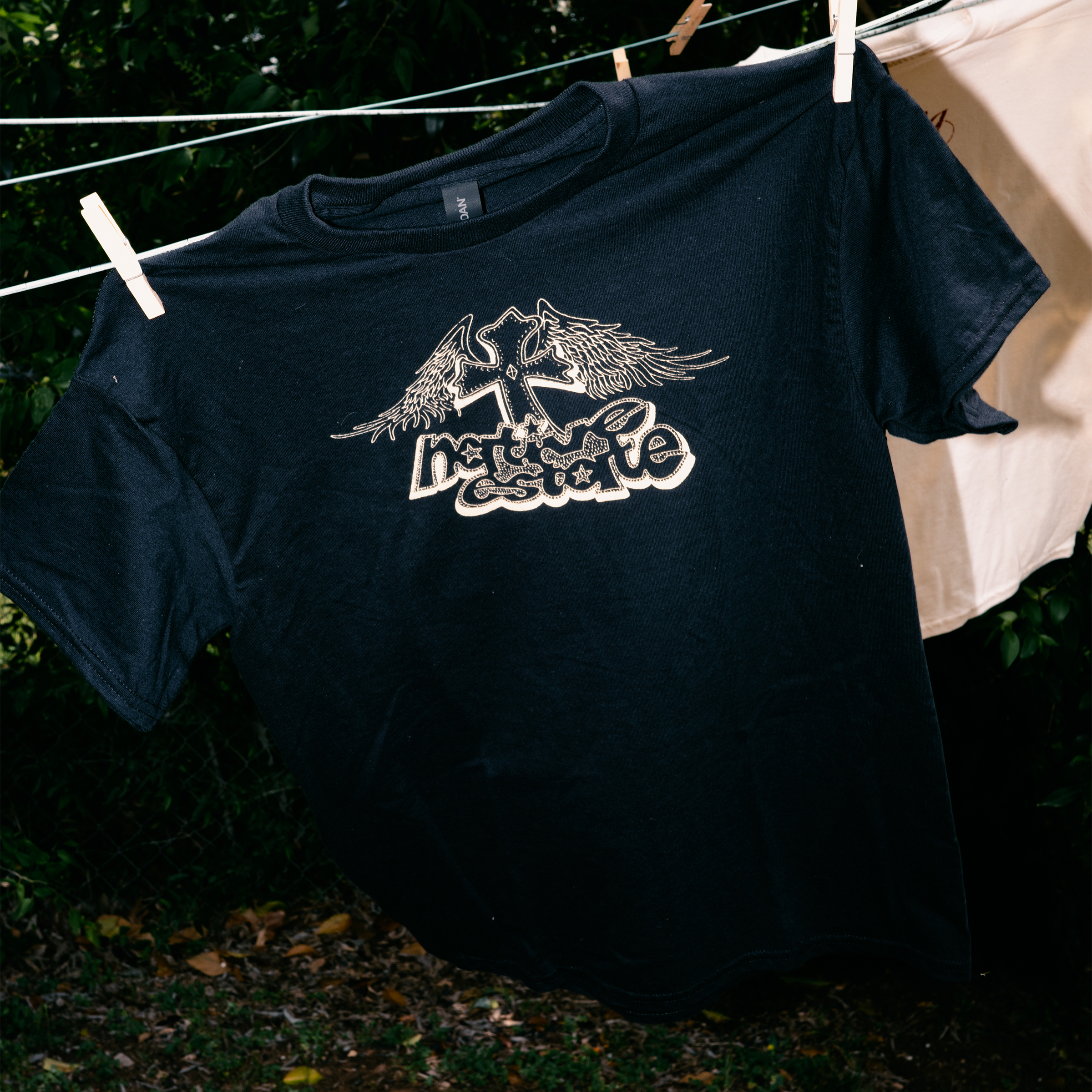 cross tee 2.png