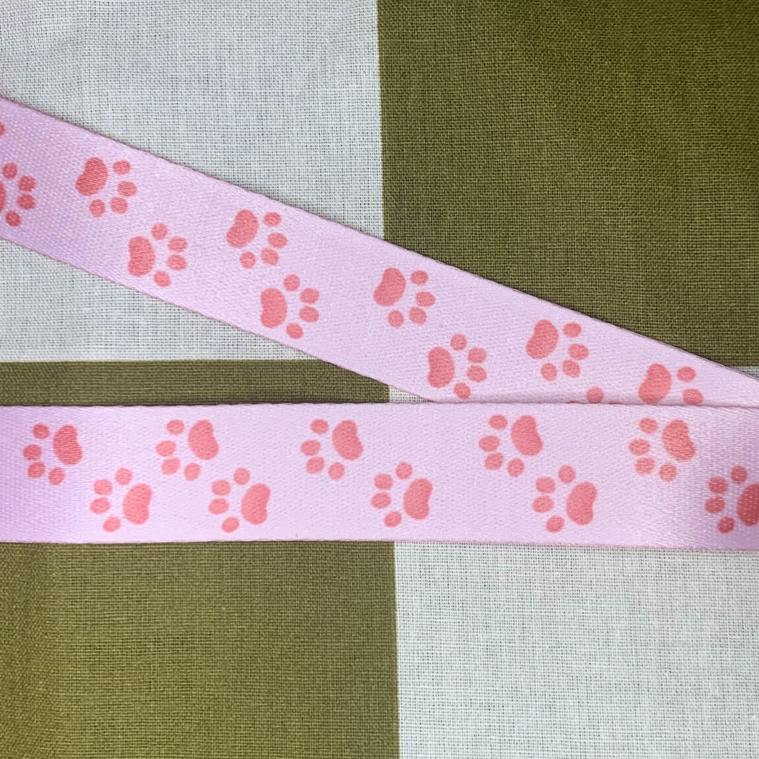 long pink detail.jpg