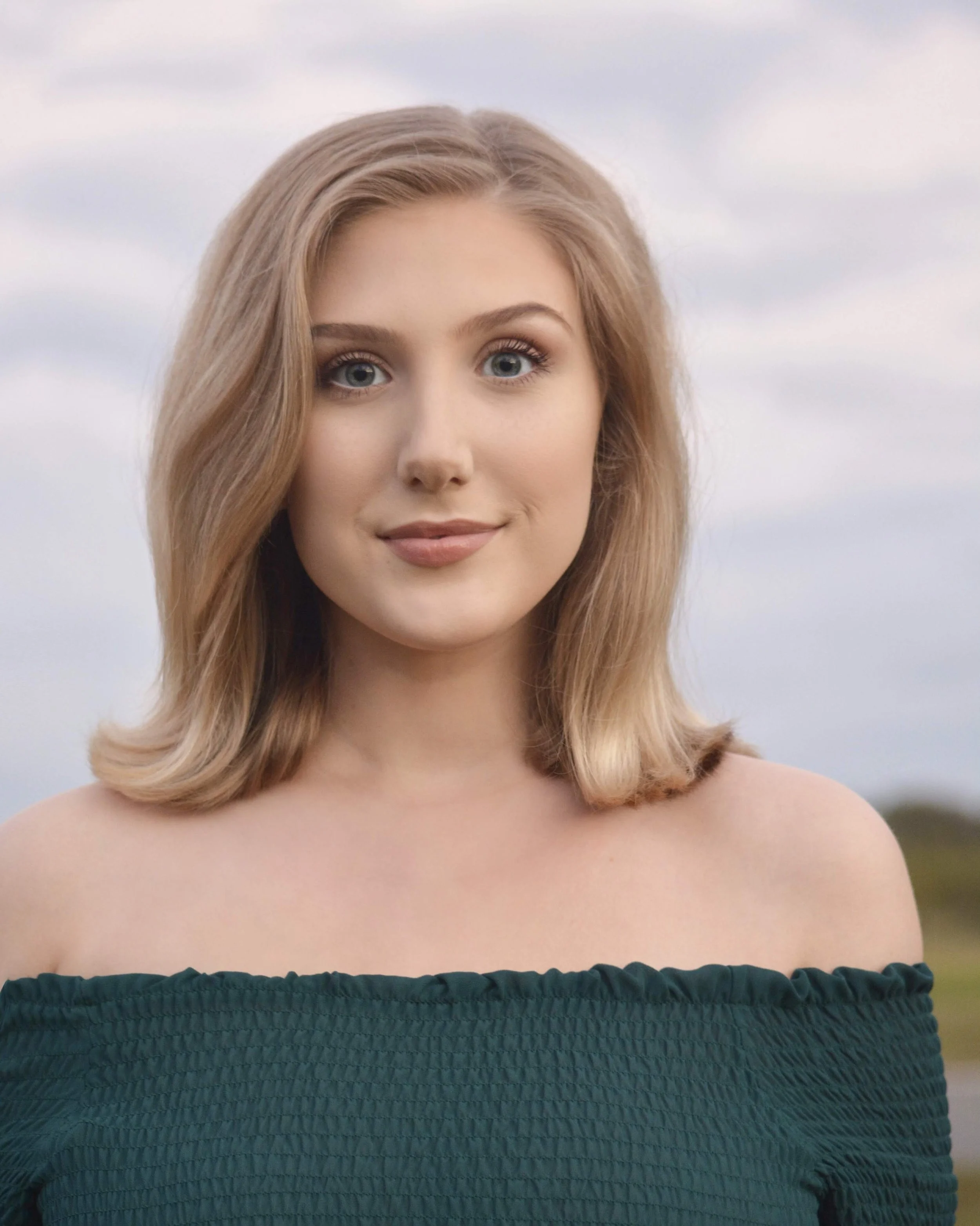 Facetune_01-01-2019-00-18-37(2).jpg