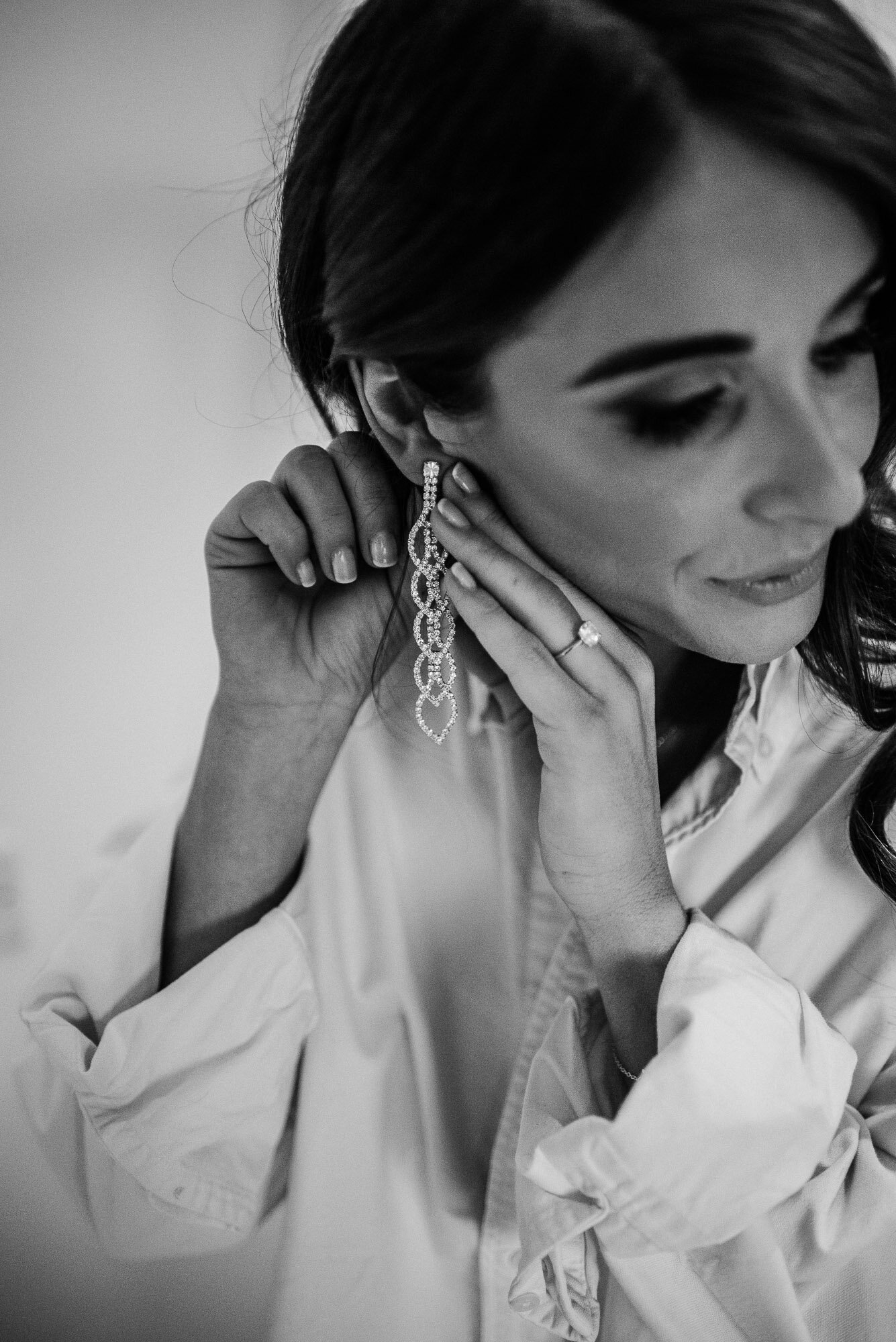 Anran Barn Wedding // Devon Wedding Photographer Katy Jones // Natural style wedding photography // Bridal jewellery