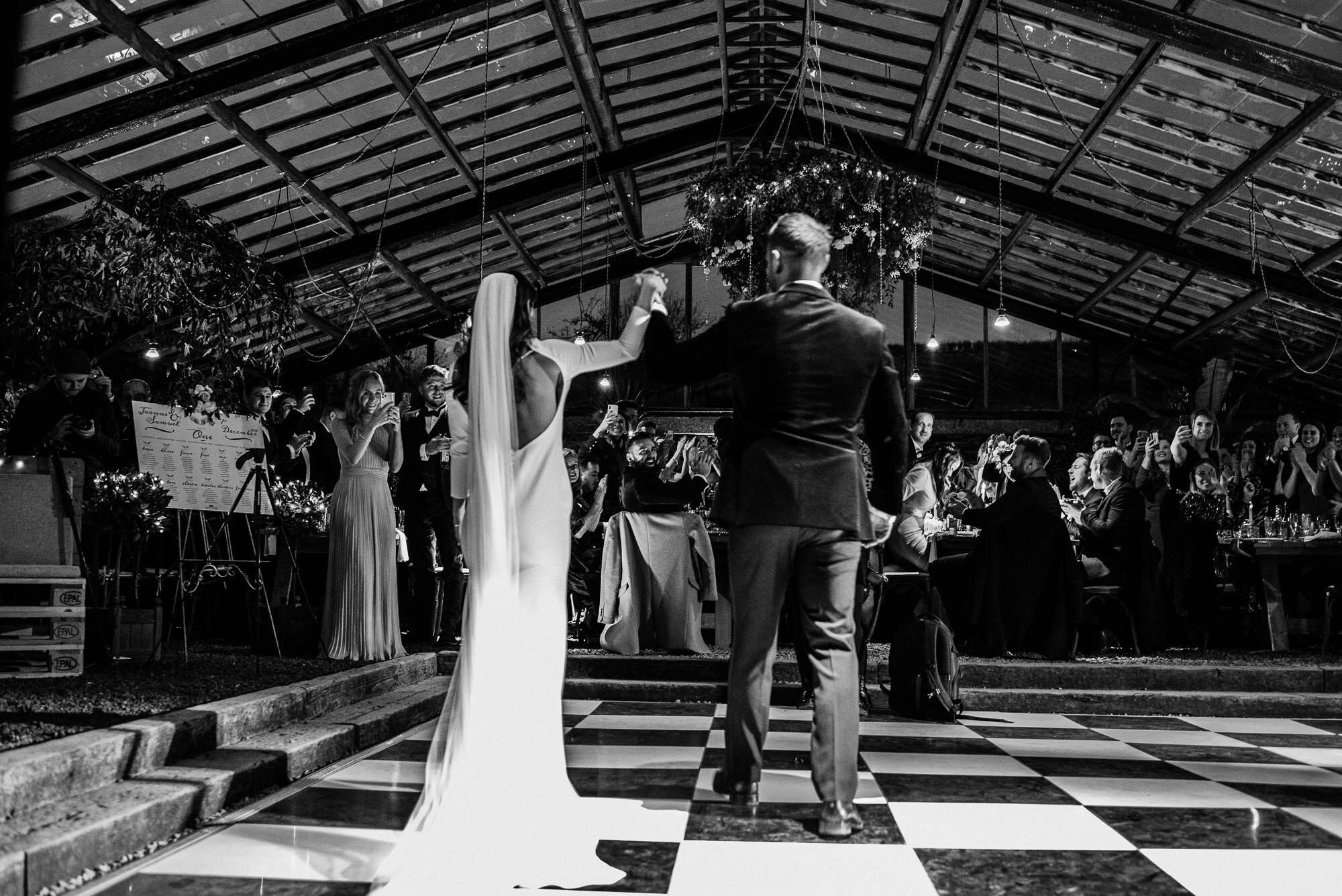 Anran Barn Wedding // Devon Wedding Photographer Katy Jones // Natural style wedding photography // Fine art romantic images