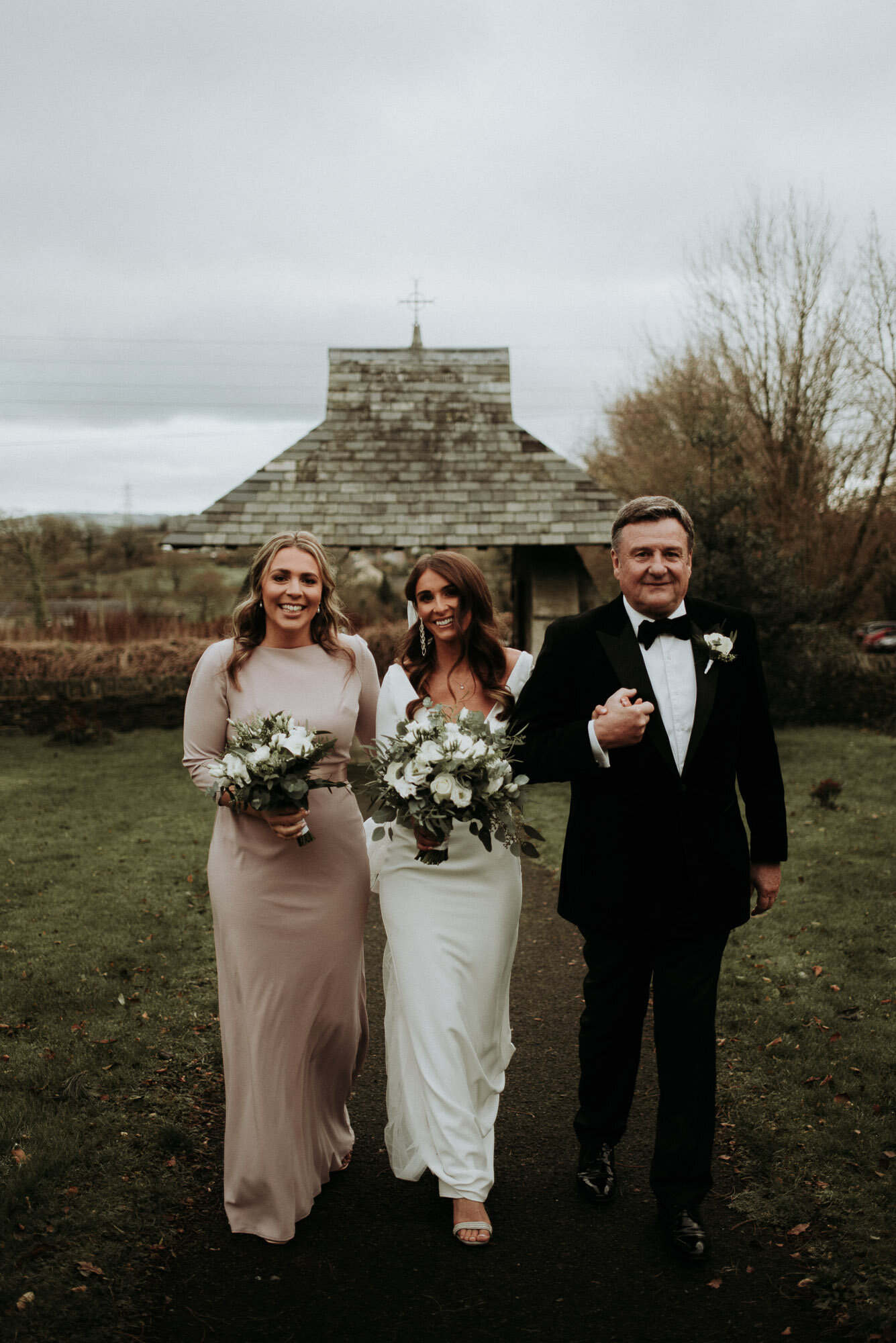 Anran Barn Wedding // Devon Wedding Photographer Katy Jones // Natural style wedding photography // Church wedding Devon