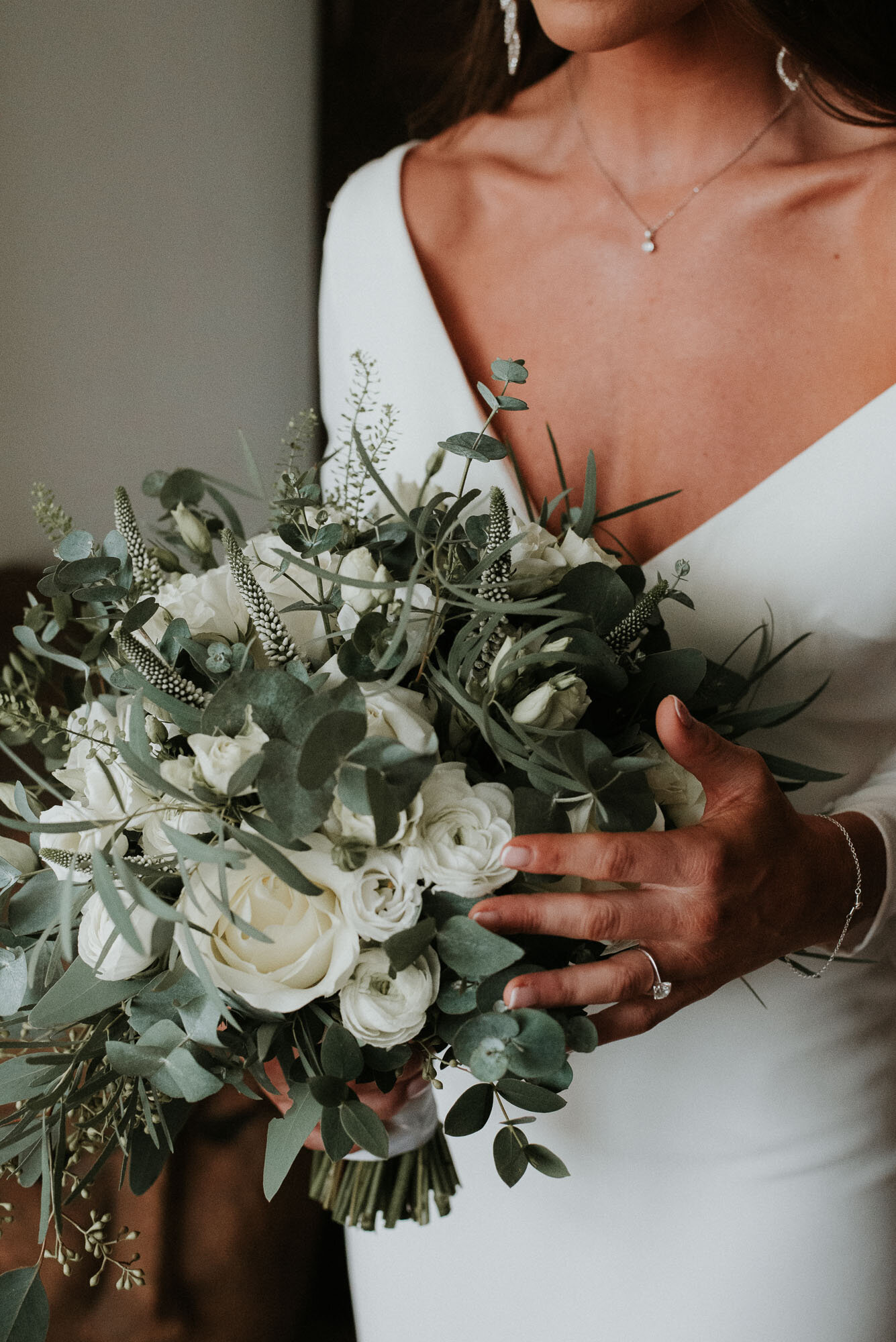 Anran Barn Wedding // Devon Wedding Photographer Katy Jones // Natural style wedding photography // Bridal bouquet Devon