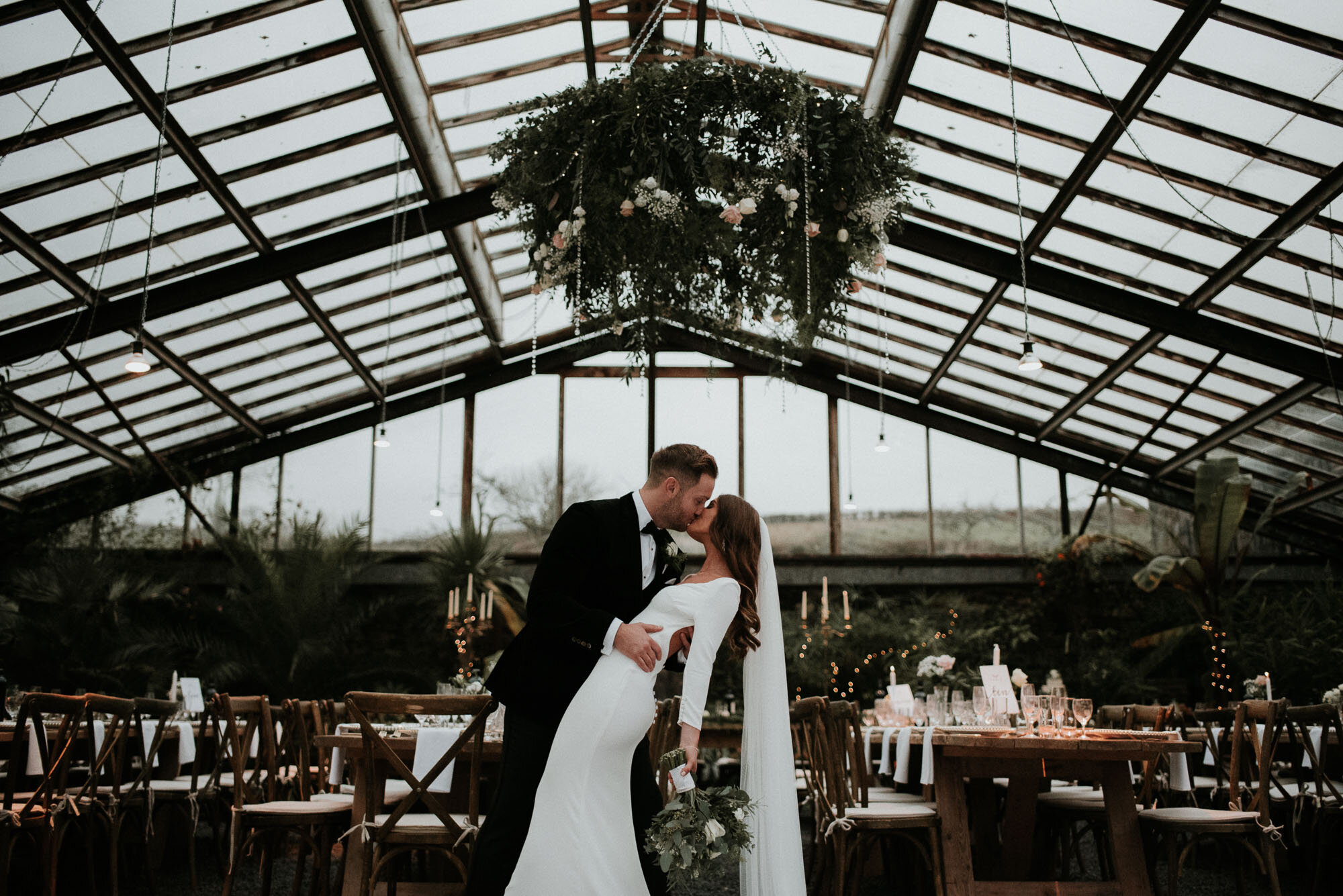 Anran Barn Wedding // Devon Wedding Photographer Katy Jones // Natural style wedding photography  // Fine art romantic images