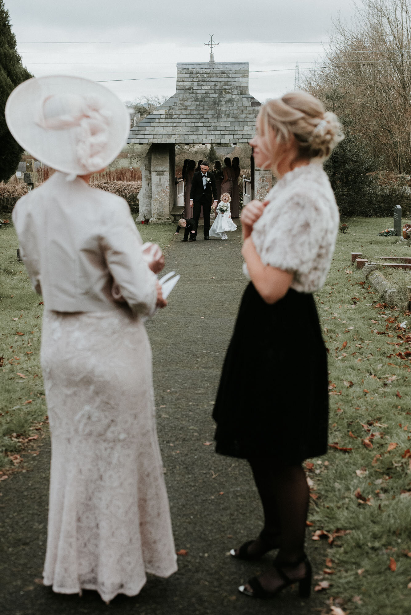 Anran Barn Wedding // Devon Wedding Photographer Katy Jones // Natural style wedding photography // Church wedding Devon