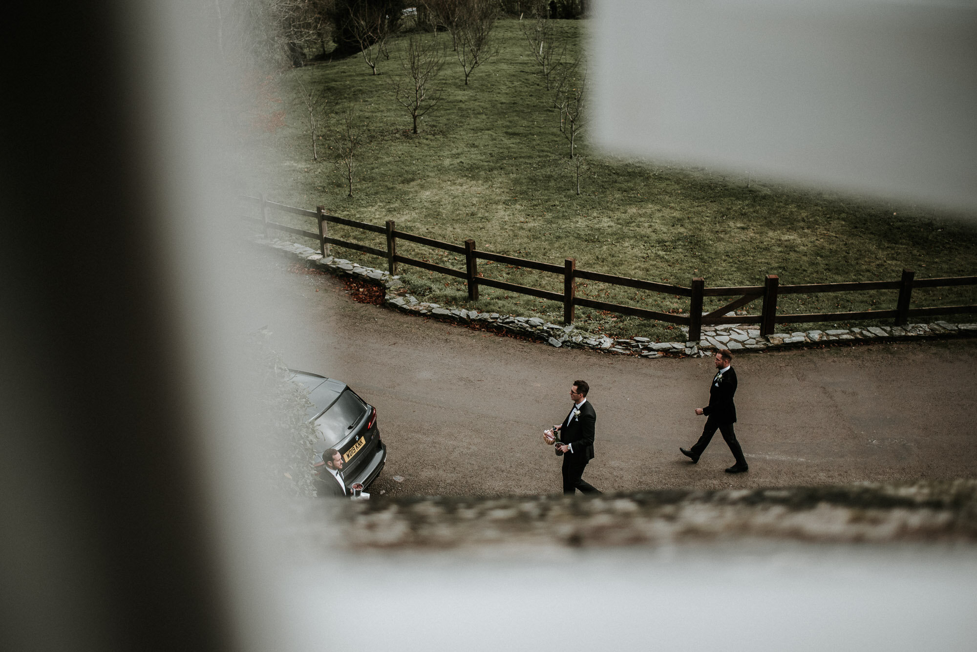 Anran Barn Wedding // Devon Wedding Photographer Katy Jones // Natural style wedding photography