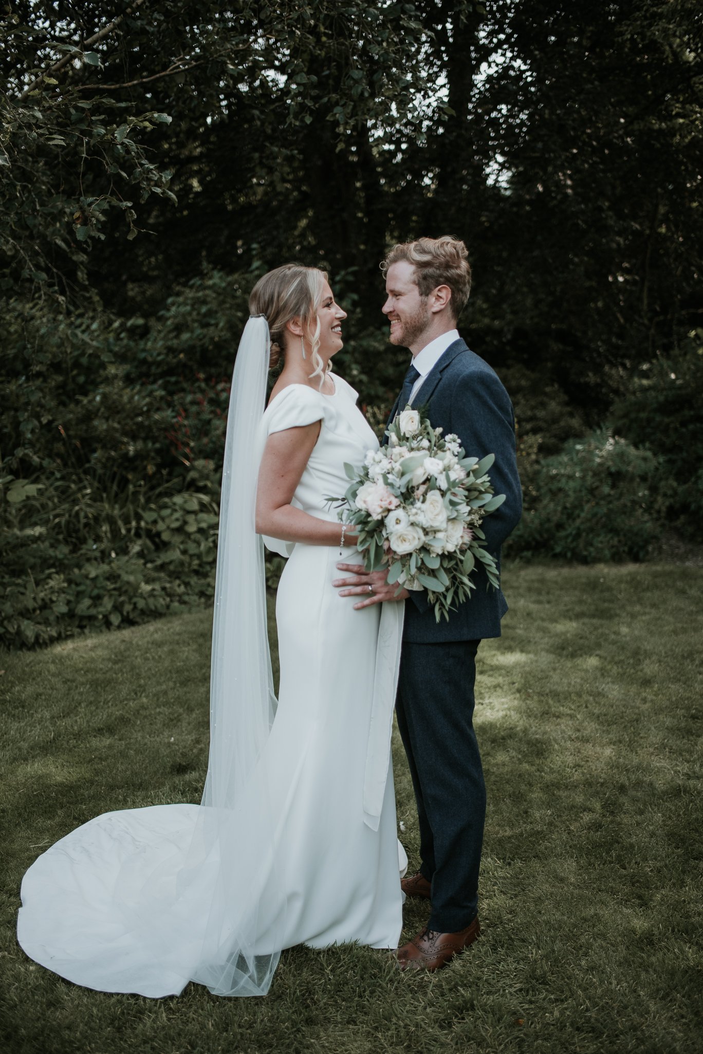 Great_Barn_wedding_Devon_Photographer_Katy_Jones-40.jpg