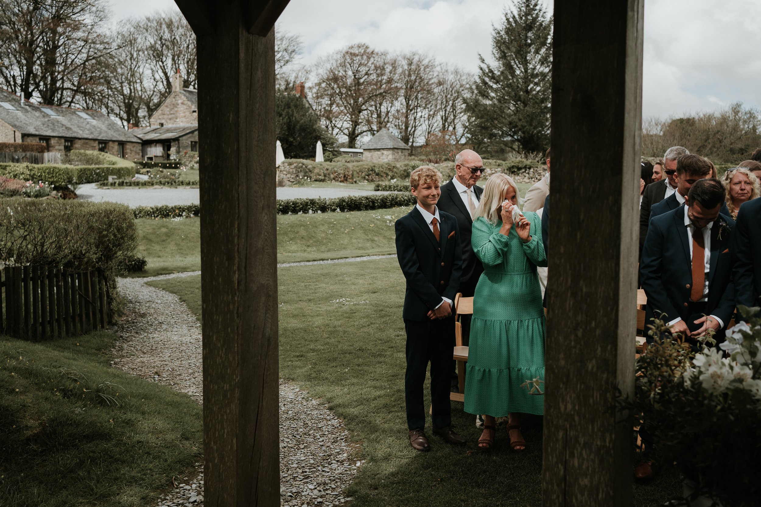 Trevenna barn cornwall wedding photographer.34.jpg