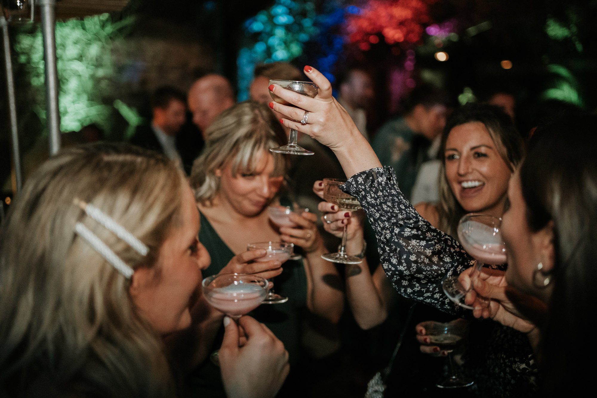 Boutique glass house wedding venue Anran in Devon captured by editorial wedding photographer Katy Jones. UK elopement and wedding photography at ANRÁN in Devon.