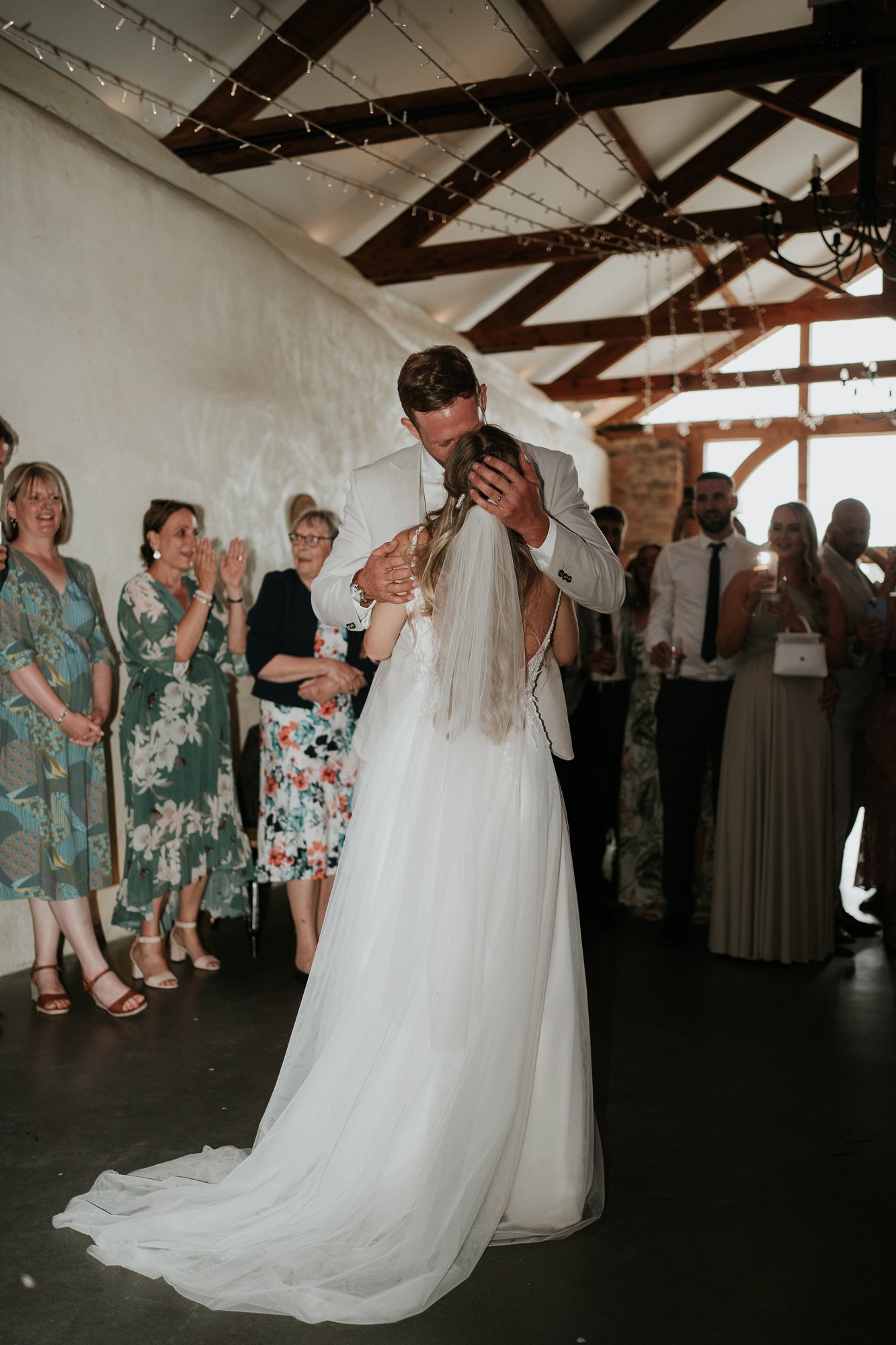 Upton Barn Devon wedding photographer // Exclusive use wedding venue // Devon wedding and elopement photographer 