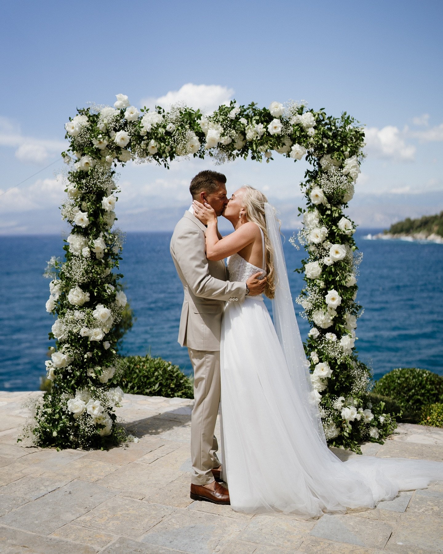 Exchanging your personal vows on a Greek island, breeze in your hair, sun on your face, just hits different.
Ollie and Robyn celebrated their marriage on Corfu and it was absolutely magical. This couple are goals in every way. Funny, kind, gorgeous a