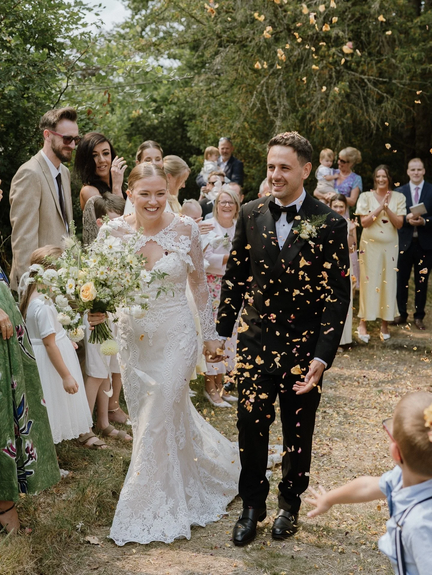 Tap your way over to my LOVE STORIES page on my website for Hannah and Oli&rsquo;s stunning wedding day which they hosted at The Great Barn in Devon. 
.
Beautiful details with a fashion-led feel, pastel tones and gorgeous textures as well as fun and 