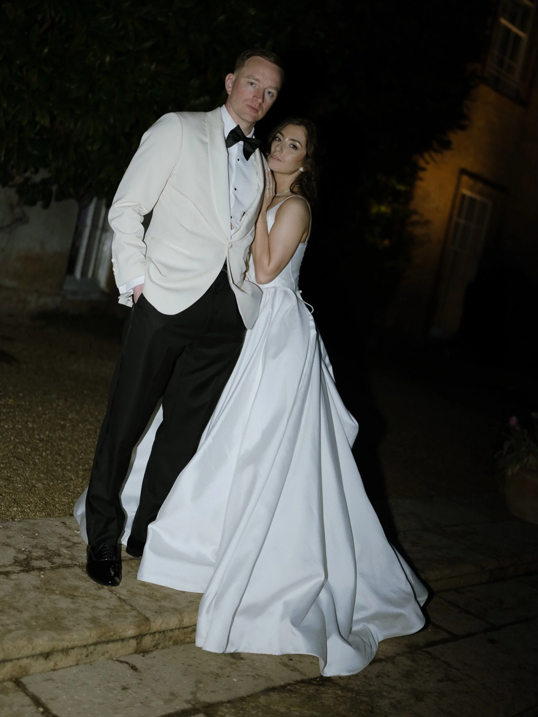 Losing the light doesn&rsquo;t mean we lose the opportunity to get more photos. Sometimes the weather doesn&rsquo;t play ball but we bang on a flash and get creative. Those golden hour shots are overrated anyway&hellip; 😜
.
@northcadburycourt @megha