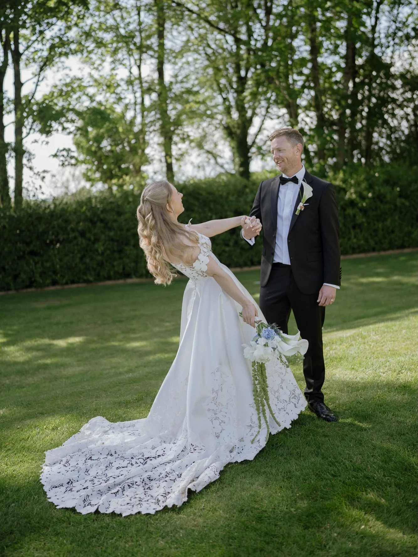 Imagine saying you feel awkward in front of the camera&hellip;and then these are your wedding photos. 🥹 
You can relax. I&rsquo;ll guide and prompt you. Never with any force. But always with a calm confidence. 
.
#deerpark #devonweddingphotographer 