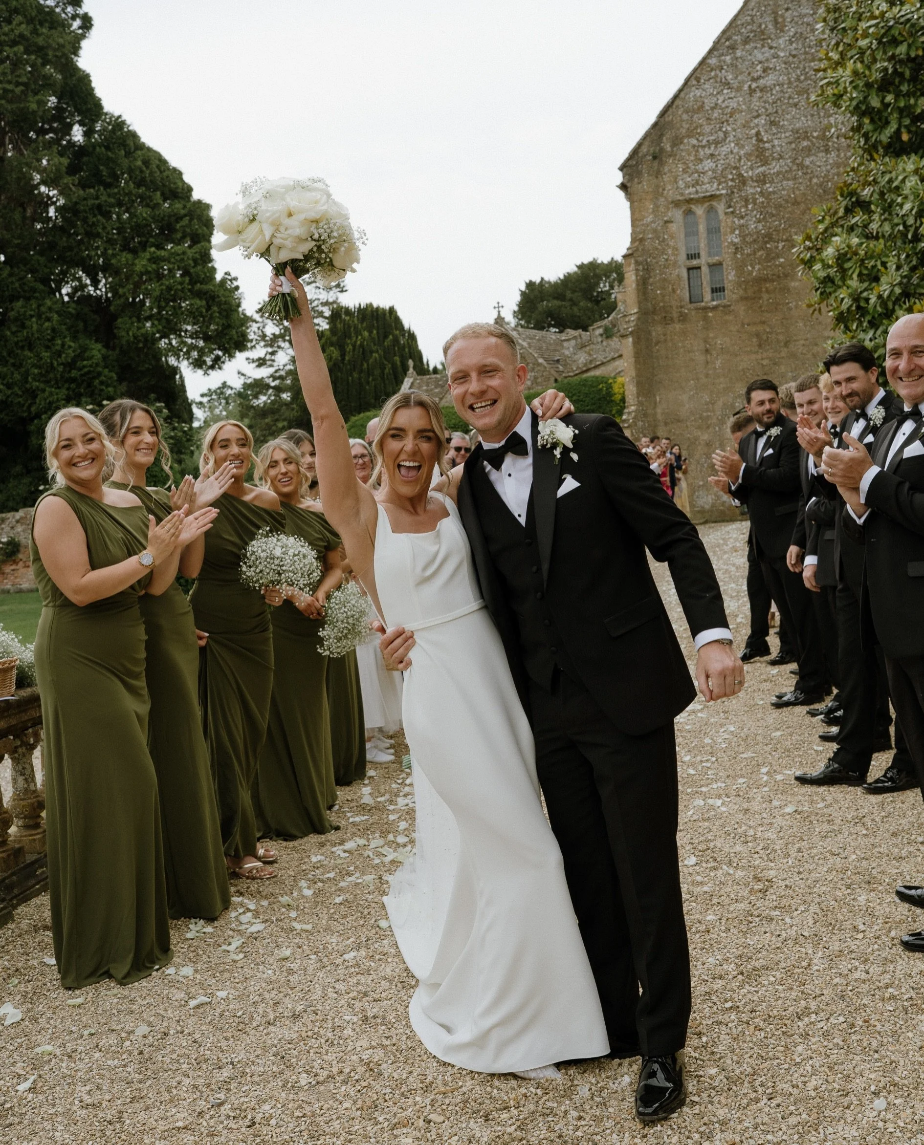 Two weeks ago I went to Brympton House (@brymptonhouse) for the first time to document Emily and James&rsquo; wedding and wow. What an introduction. As well as a breathtaking backdrop, E&amp;J&rsquo;s wedding was 10/10. Beautiful people inside and ou