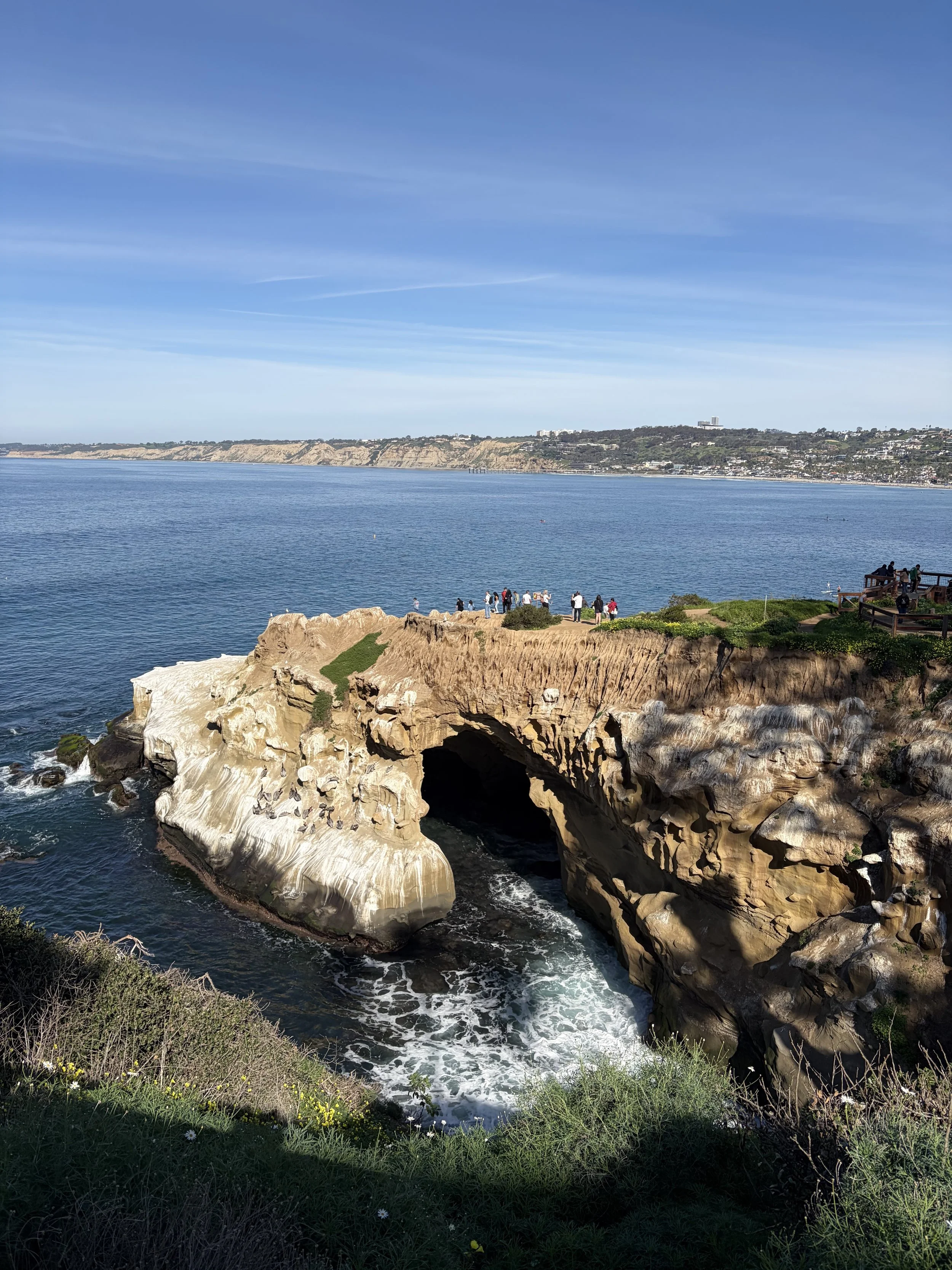 Peaceful Southern California coastline featured on a Gottman couples therapy page for relationship counseling and marriage therapy in Los Angeles and throughout California.