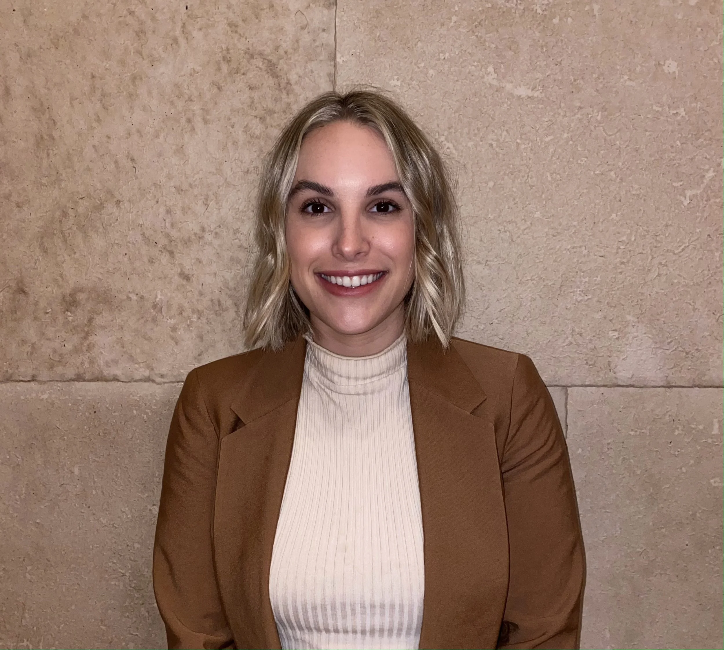 Zoe Spears LMFT offering virtual attachment therapy in California for relationship issues, anxiety, and trauma