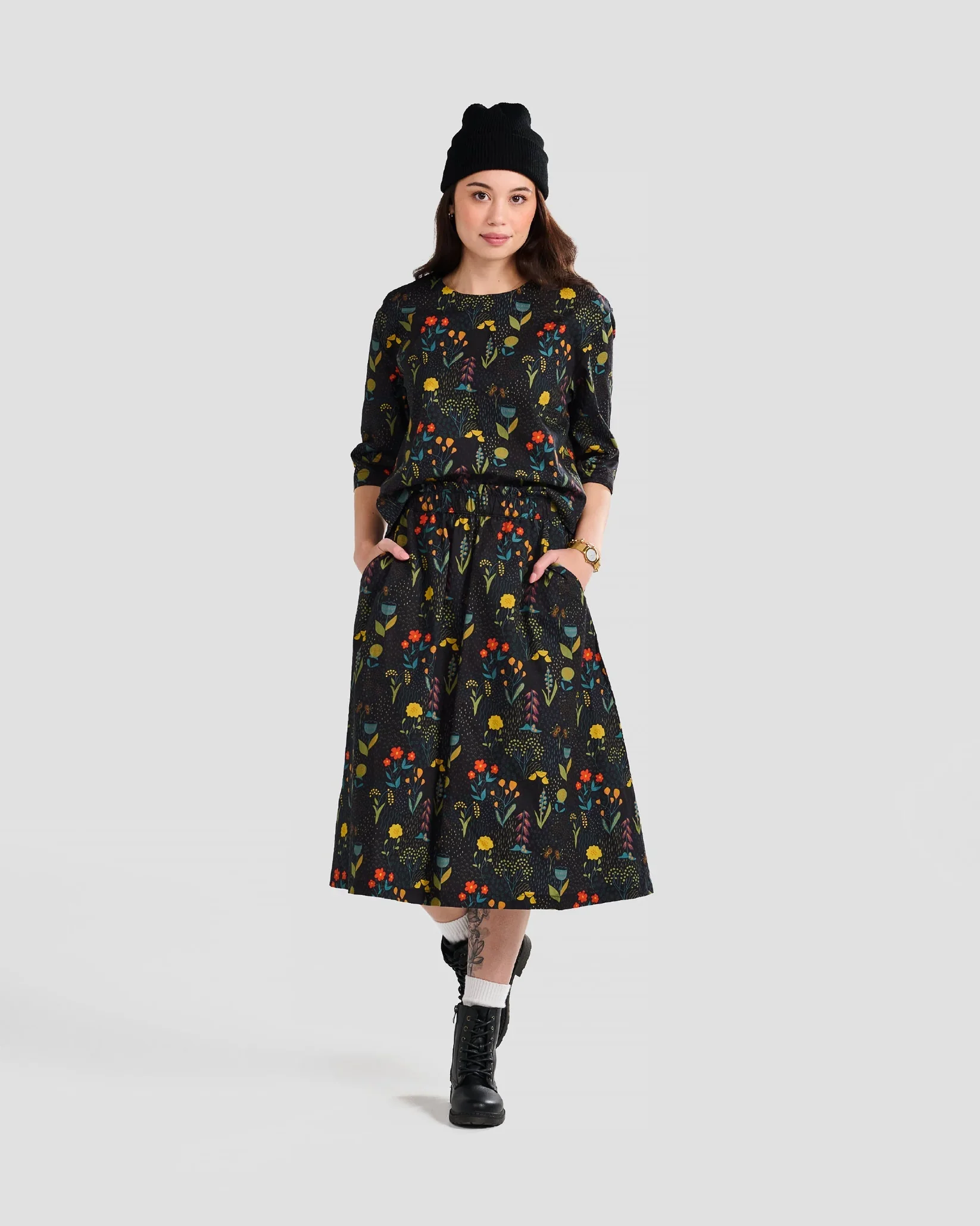 Rainy_Field_Black_Blouse_1_1920x2400_06ce5617-aaad-481e-84e8-96e6d2736f03.webp