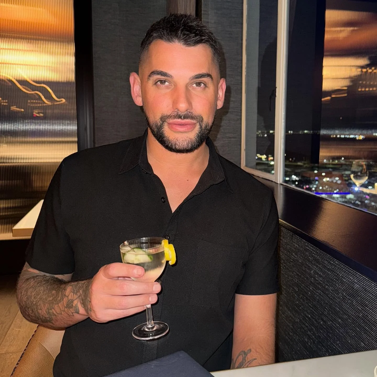 Sipping martinis at @skyroomlb! The drinks, the food, the vibes 🤌🏼🖤🍸 #skyroom #martini #longbeach #breakershotel #views #dougoconnell #california #restaurant #bar #views #citylights #gay #cucumber #lemon #gin #vodka #fyp #longbeachcalifornia