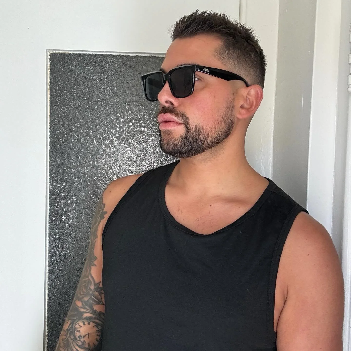 Summer in November ✨🖤 #dougoconnell #hairstylist
#ochairstylist #artist #aboutme #hair #hairextensionspecialist #gay #hairextension #haircolor #balayage #blonde #brea #california #fyp #influencer #fall #mensfashion #summervibe