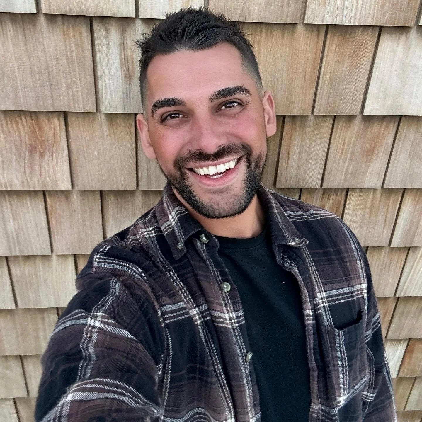 All smiles this winter 🖤 #winter #smile #happiness #dougoconnell #dougoconnellhair #flannel #wintermood #gay #caifornia #kennedymeadows