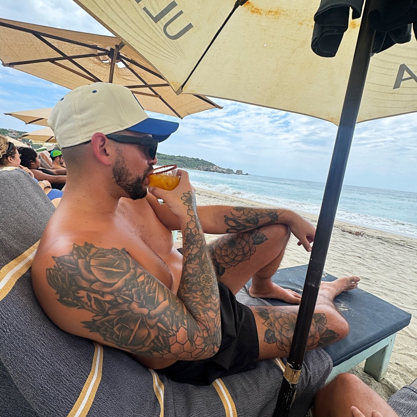 Is it summer yet? Cause I&rsquo;m ready ☀️🕶️ #guyswithtattoos #dougoconnell #beach #summer #hurryup