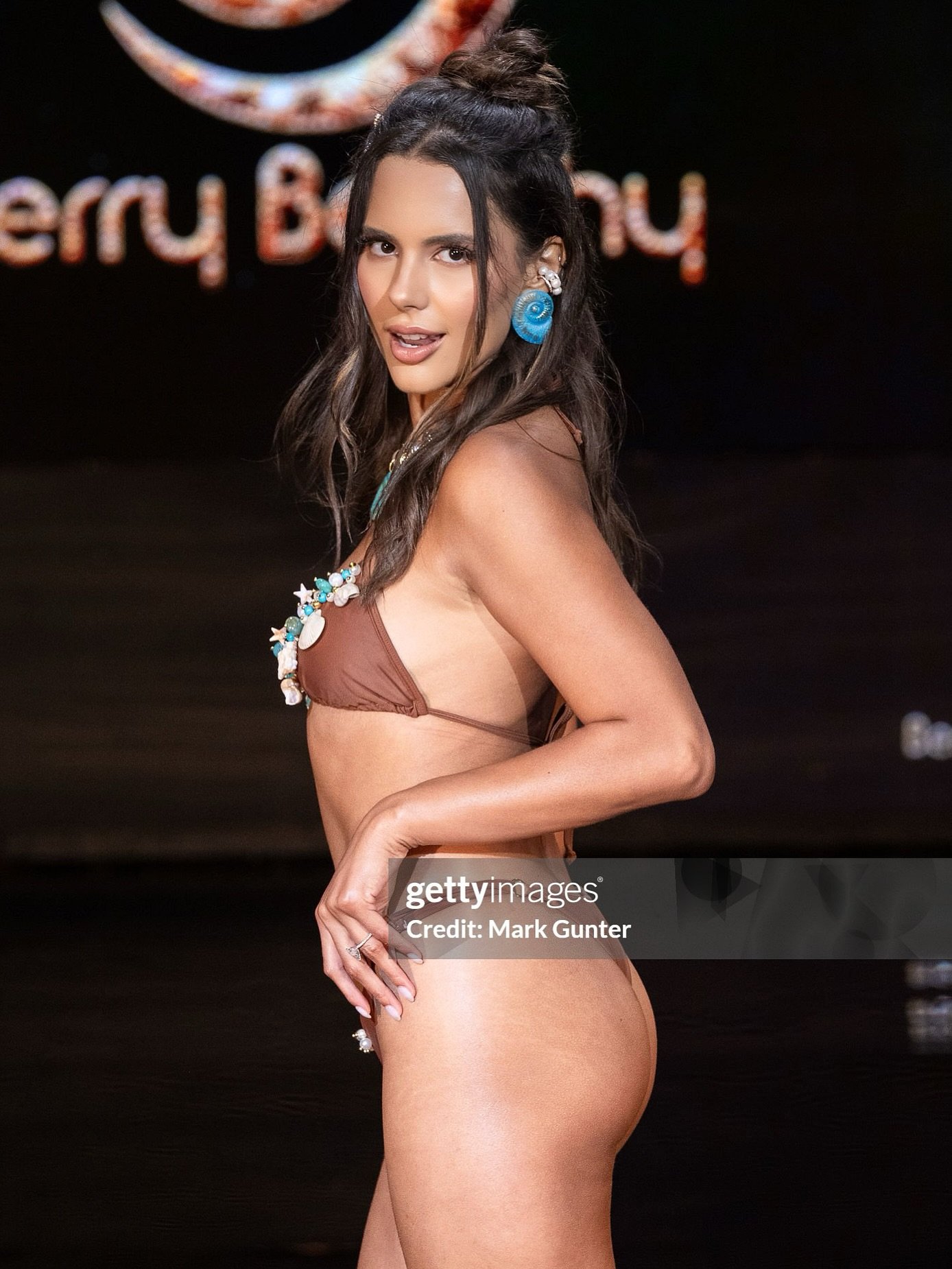 The hair behind the walk ✨
MIAMI SWIM WEEK Powered by @artheartsfashion
Produced by @erikrosete 
Sponsored By:
@billiondollarbrows @madhippie @embryolisseusa @cocacola @smartwater @vitaminwater @topochicousa @liquidiv @yerbamadre @drinkimnt
@santogus