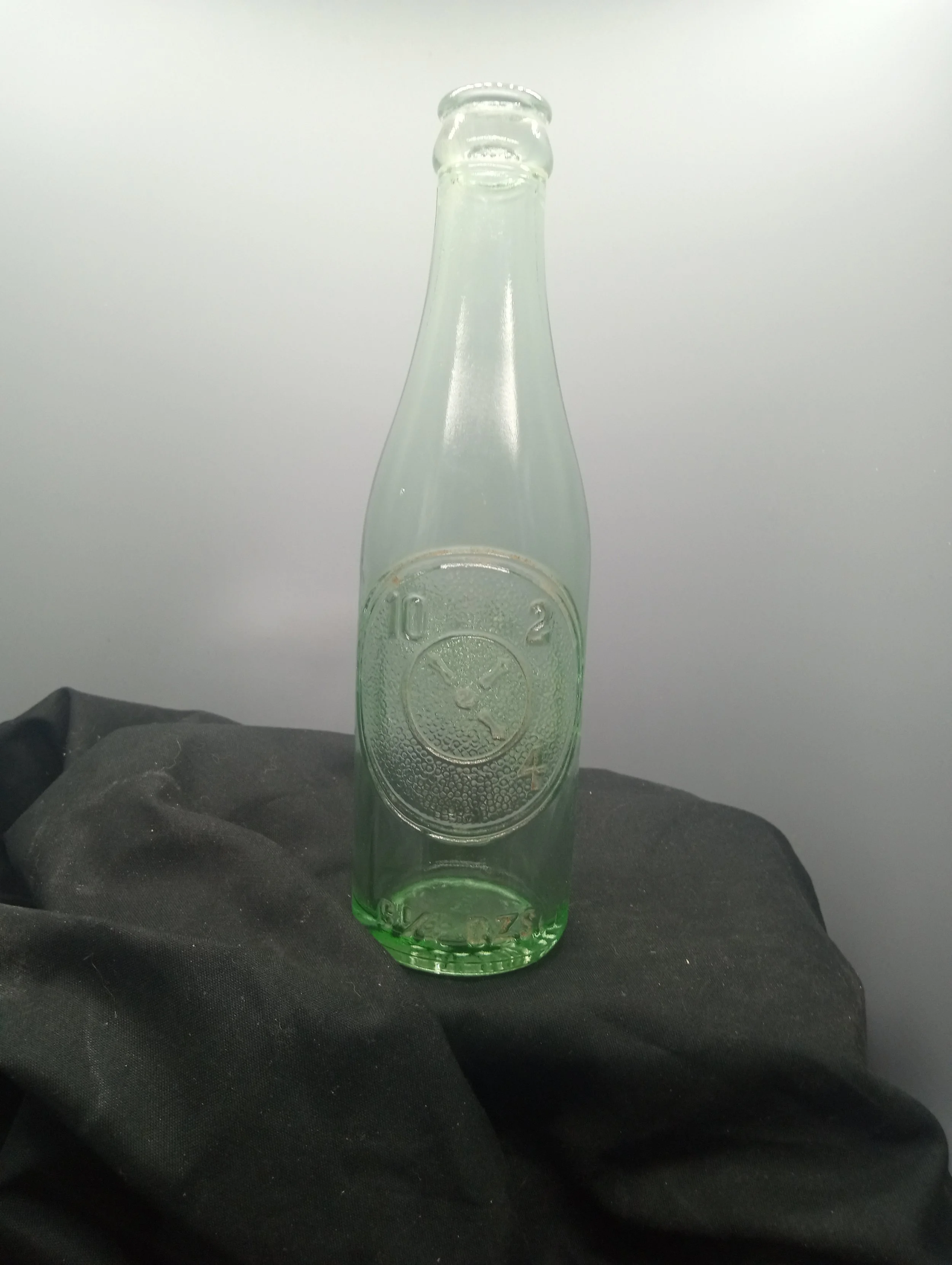 AGE - 1933 - TYPE - MACHINE - FRONT - 10 2 4 (base) 6 1/2 OZS. - BACK - Dr. Pepper / GOOD FOR LIFE -BOTTOM - COLUMBIA /LGW / 3 / S.C.