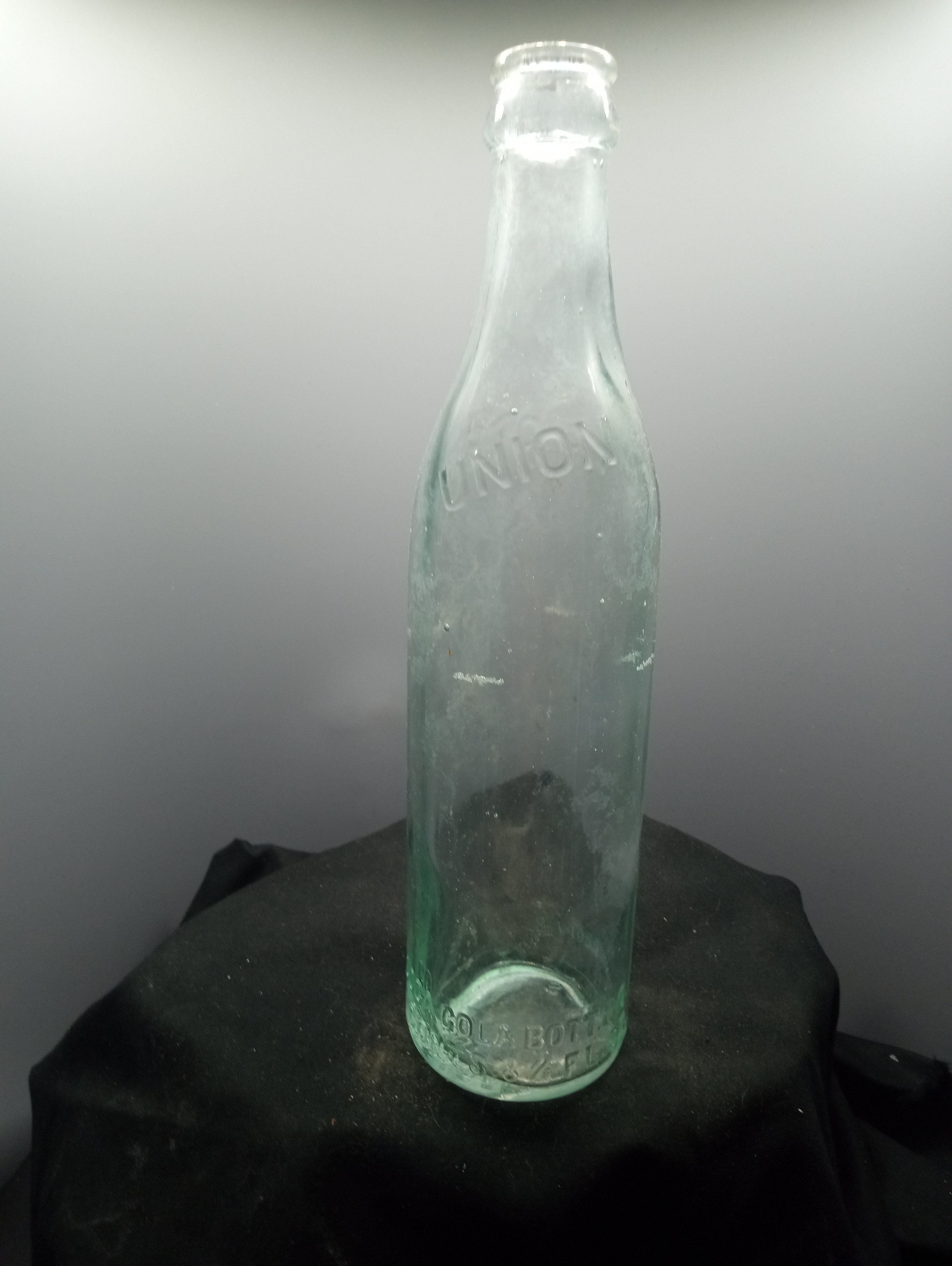 AGE - 1920'S - TYPE - MACHINE - FRONT - UNION (base) COCA-COLA BOTT. CO. / CONT'S. 8 1/2 FL. OZ. - BACK - UNION (bae) PROPERTY OF - BOTTOM - UNION, / S.C.