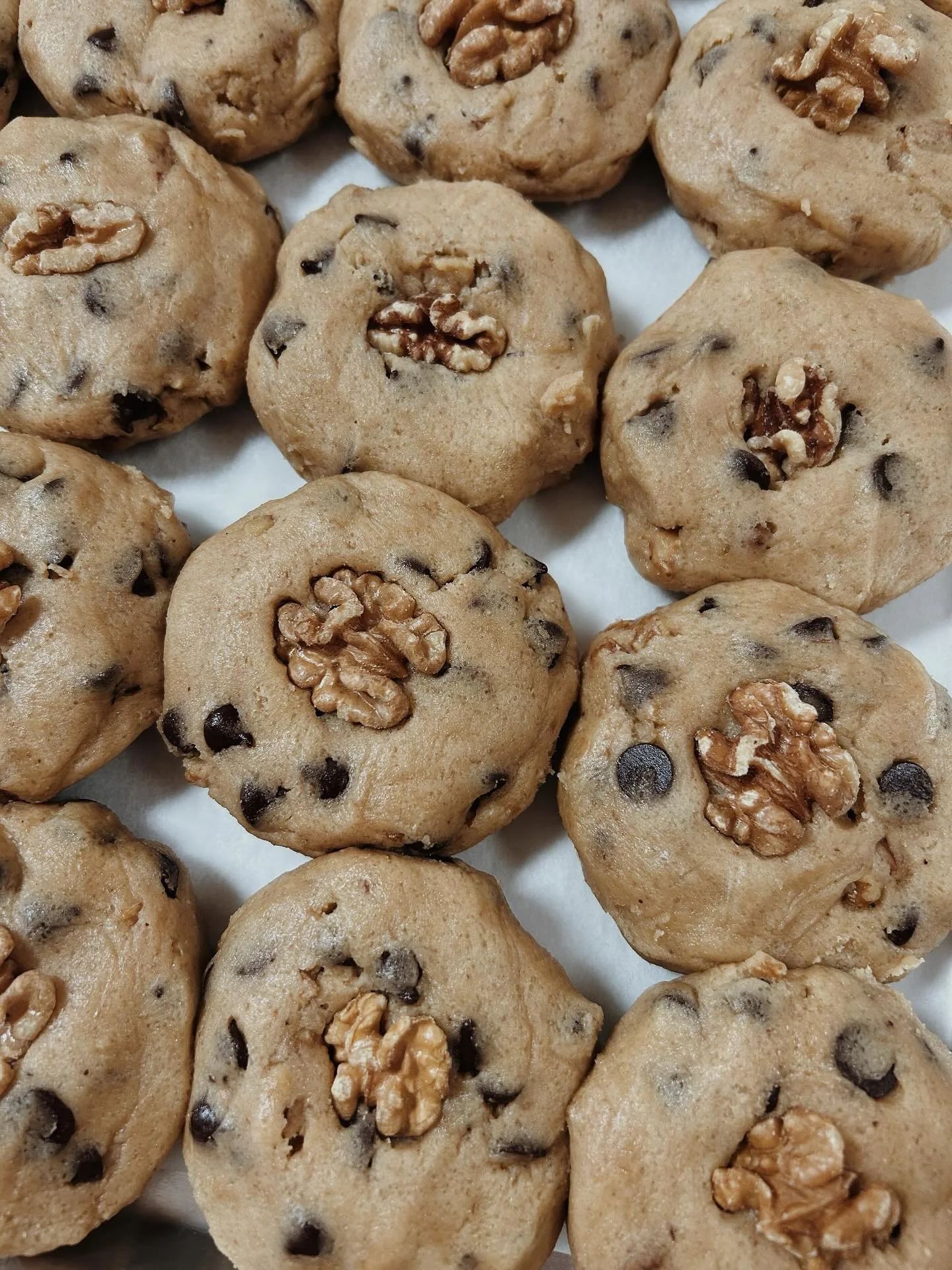 Dark Chocolate Chip Walnut 🖤

Fresh dough going in for chill. Available this week! 

Organic ingredients always.