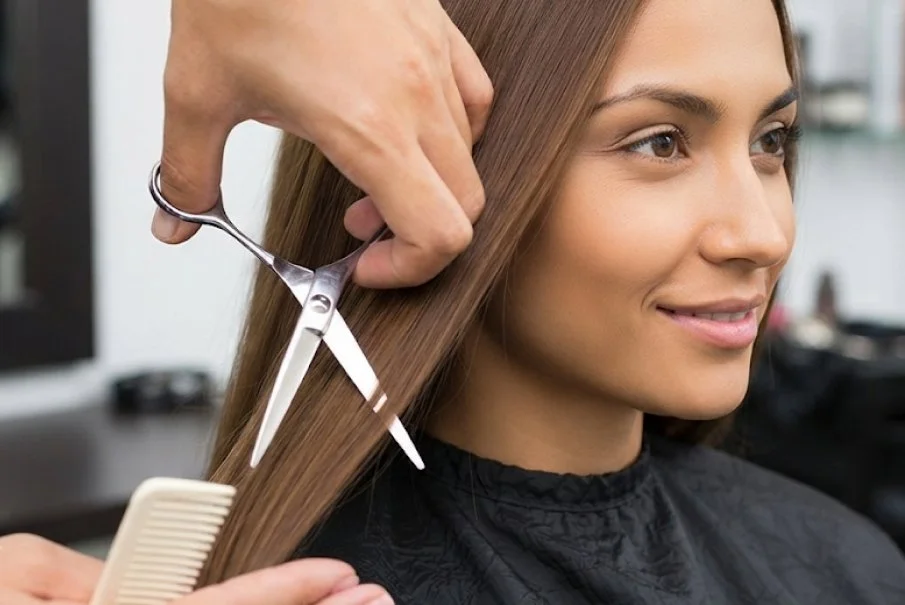 What Is a Face-Frame Haircut? Benefits, Styles &amp; Maintenance