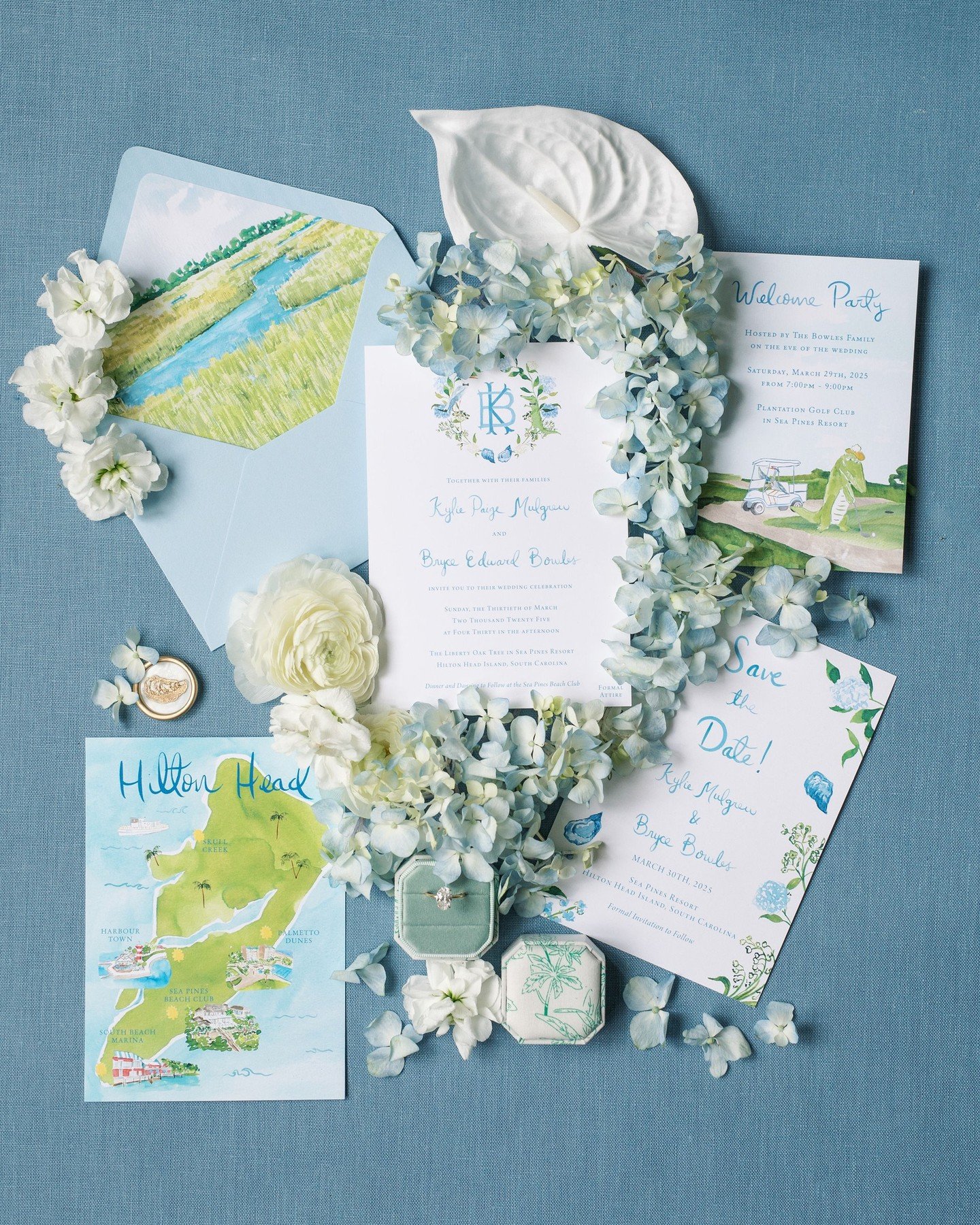 one of our favorite invitation suites 

Planning: @walsh.events
Venue: @seapinesresort
Photography: @lindseymorganphotography
HMU: @truebeautybyjoannamarie
Florals: @heyjudeflorals 
Stationery: @laurenqdesignstudio
Entertainment: @nattyheavy
Ceremony
