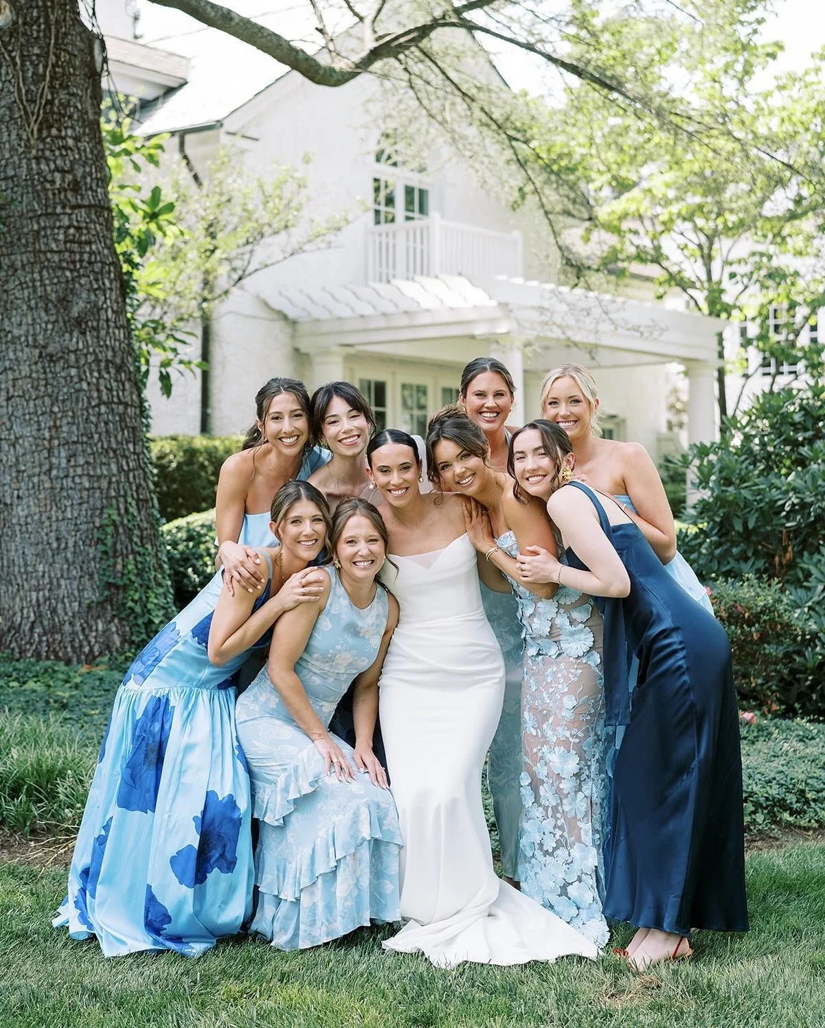 Anna and her girls 🫶🏼

Planning: @walsh.events
Photography: @nataliejaynephotography
Venue: @keswickvineyards
Hair: @bohobraids_byivy
Makeup: @captivatingcomplexion @molly.captivatingcomplexion
Florals: gregorybrittdesign 

#weddingplanner #luxuryw