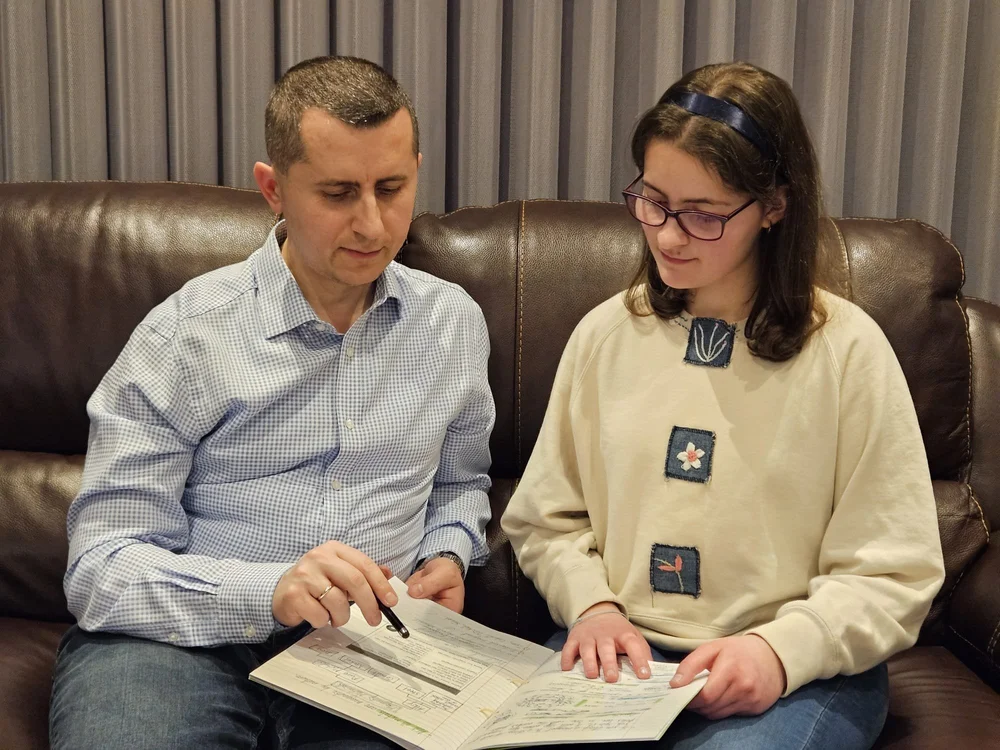 Brainbox Learning tutor supporting a student during face-to-face tuition in Reading