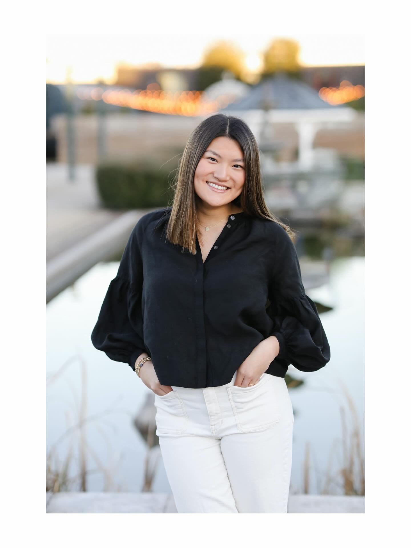 Stunning🖤🤍
&bull;
I love when my clients utilize a mini session to it&rsquo;s fullest extent and bring the whole fam! These Choo Choo minis were perfect!🚂