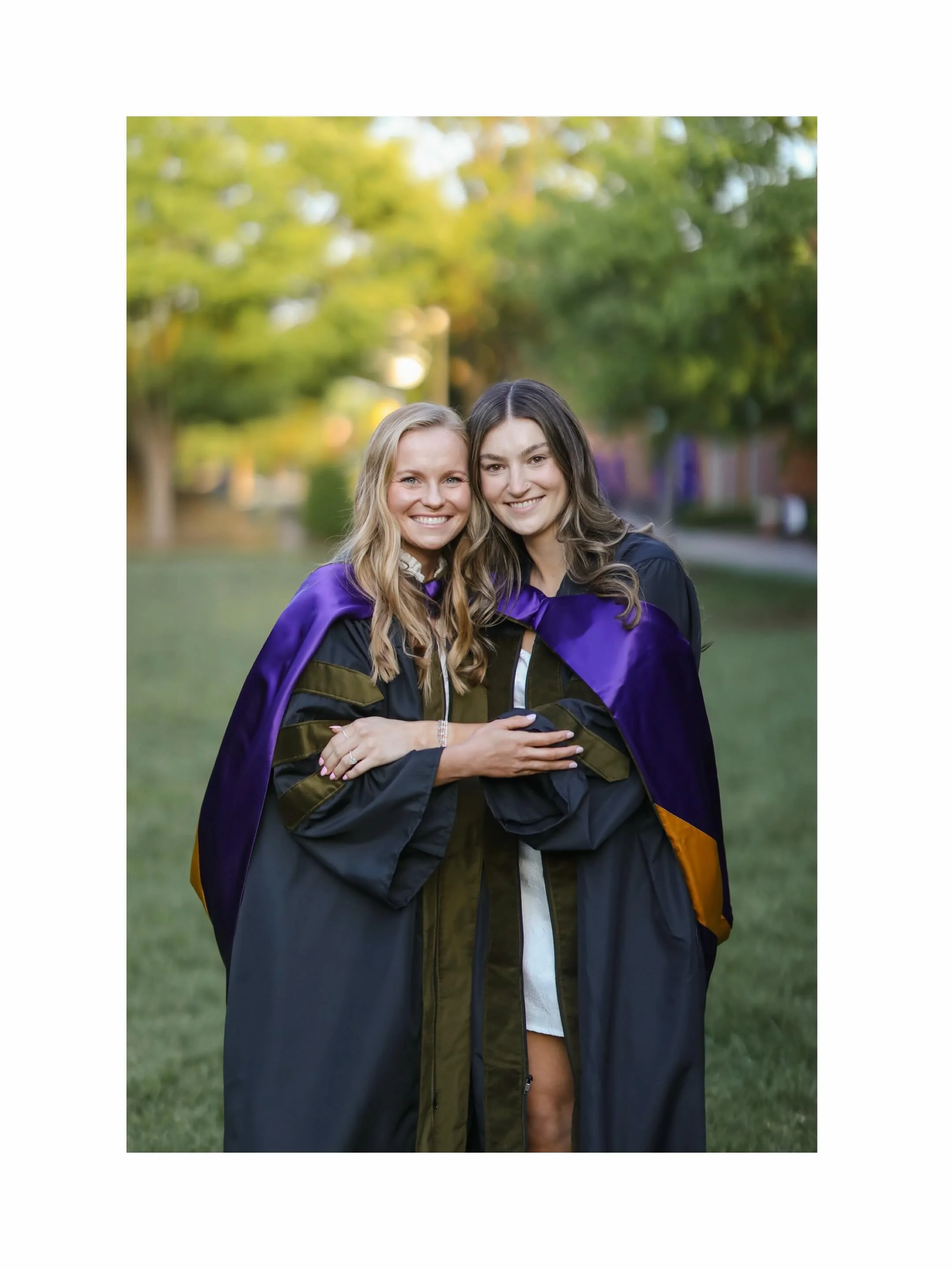 Friends who get their doctorates together, stay together🎓🥂
&bull;&bull;&bull;
#chattanoogaphotographer