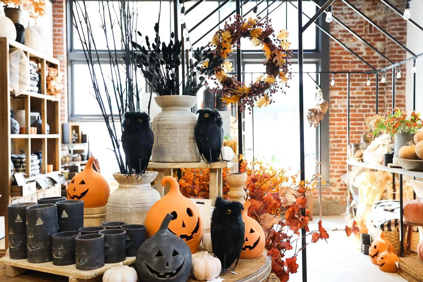Jack-o-lantern SALE! 🎃 As we count down to our holiday flip, we are going to be offering some killer discounts on our Halloween and Fall items&hellip; starting with Halloween! Come in to get your Terra cotta jack-o-lanterns at 30% OFF! Pro tip&helli