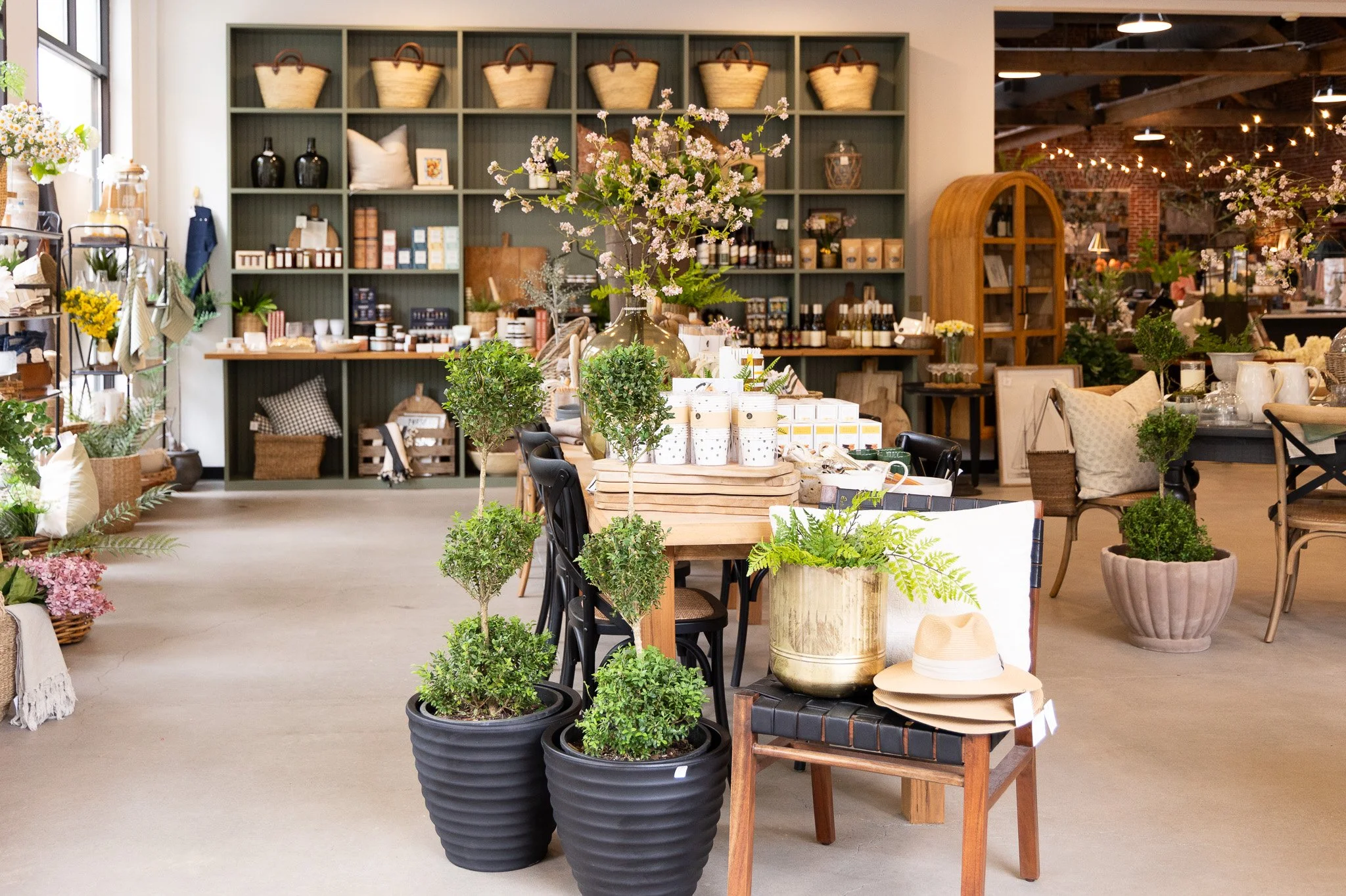 Join us today for our Spring Open House! We have fresh flowers and topiaries, permanent jewelry, sips, giveaways, a raffle ... it's not to be missed!

We are open 10am - 5pm Saturday, and closed Sunday for Mother's Day.
