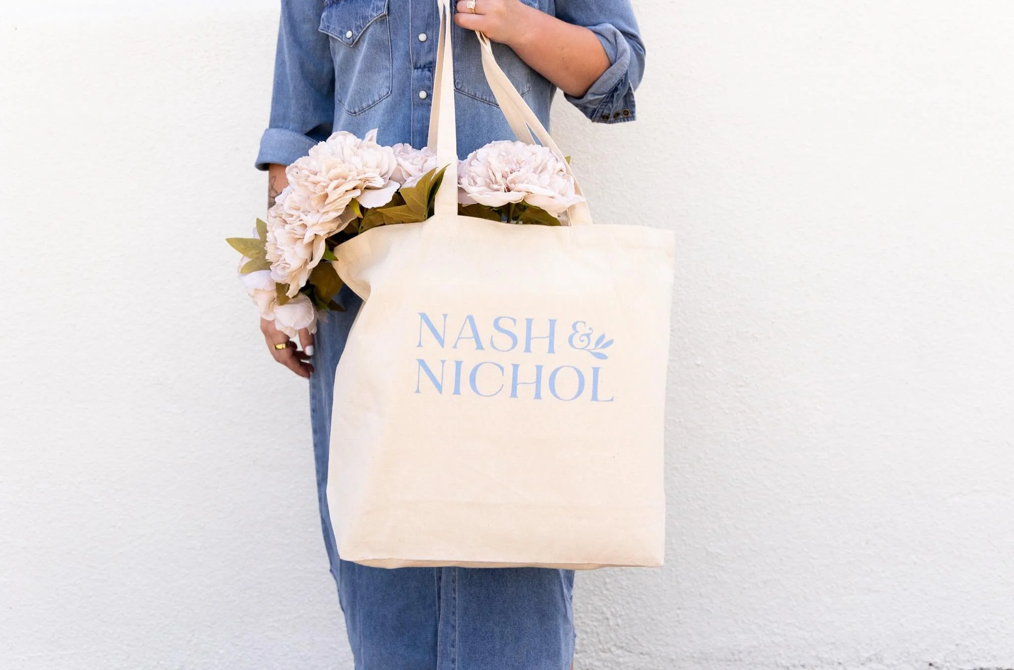 It&rsquo;s our 2nd anniversary and we&rsquo;re celebrating at our Spring Open House today from 10-5! Come by for giveaways and if you spend $100 get this NEW Nash &amp; Nichol tote for FREE!