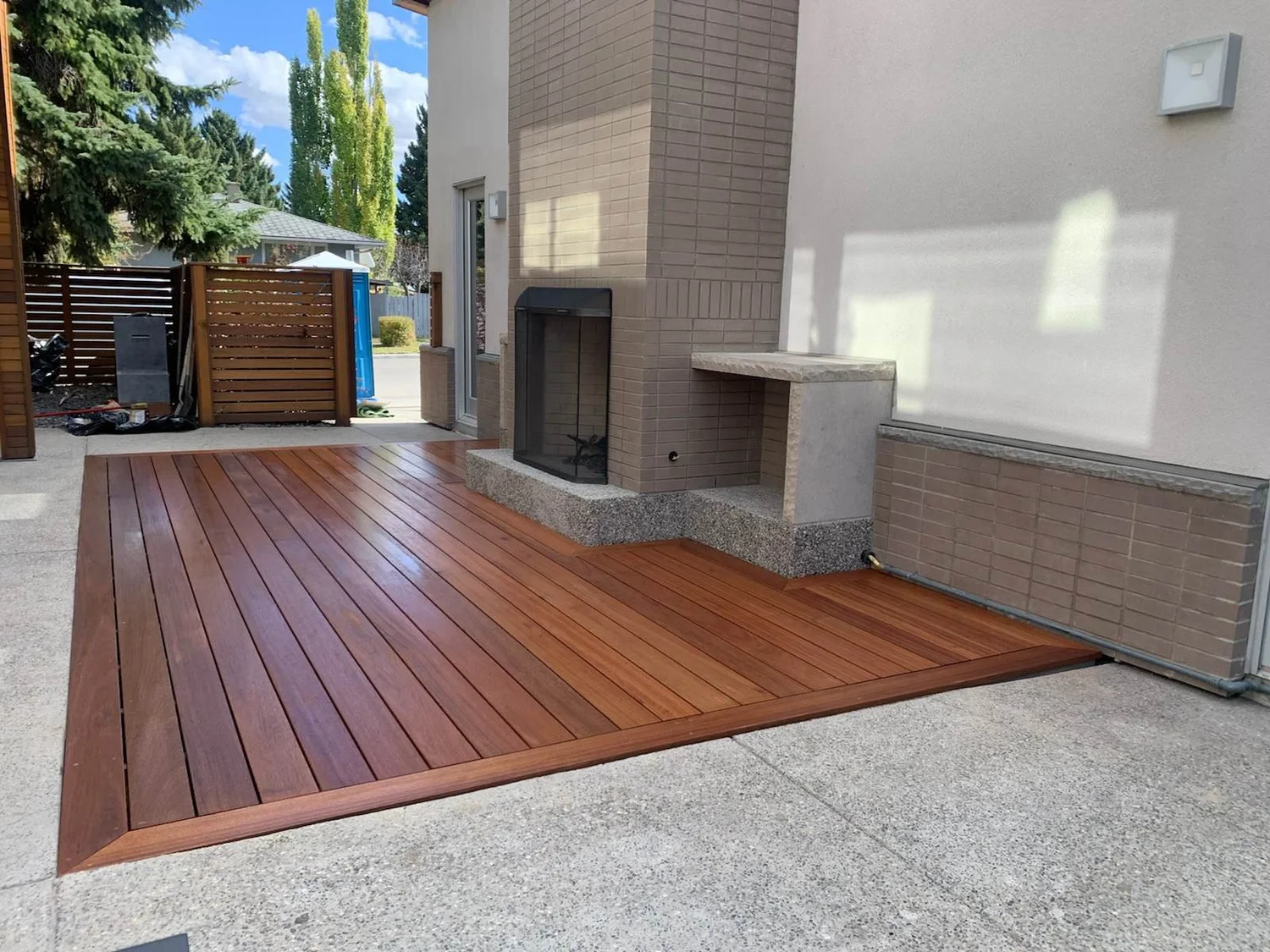 Calgary Deck Builders | Custom Composite & Cedar Decks | We Build Decks