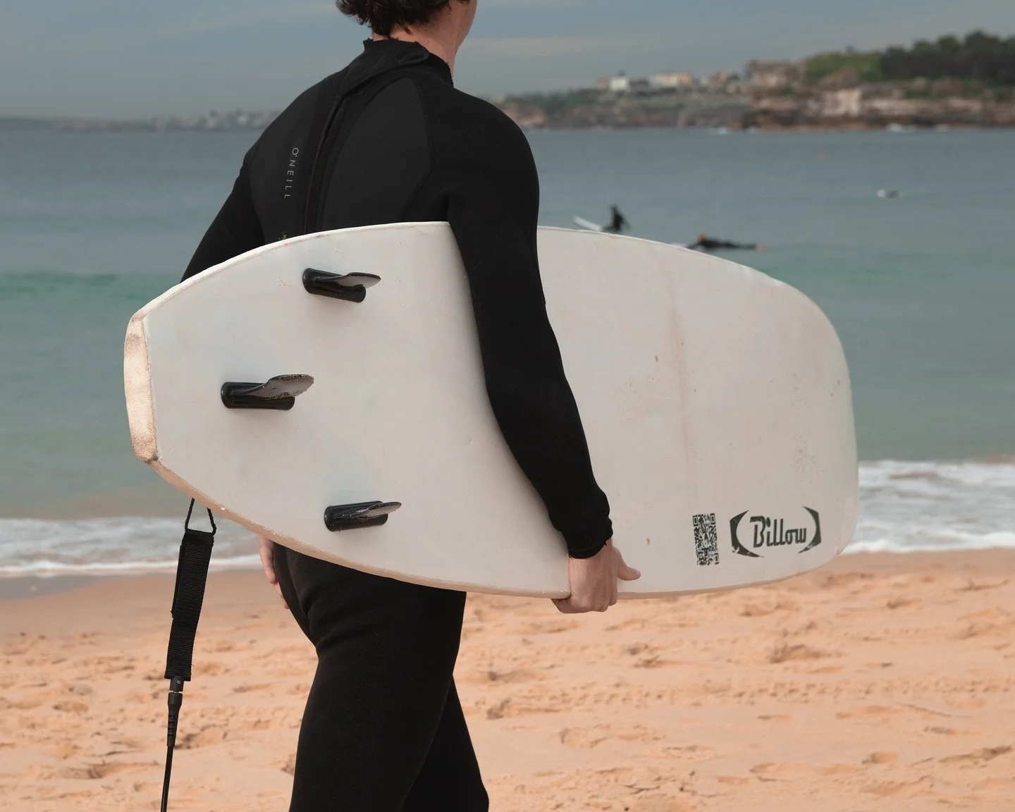 Take me to where the waves are 🌊 
.
.
.
.
.
#surf #surfphotography #bondibeach #bondiphotography #surfing #learntosurf #photography #50mm #canon