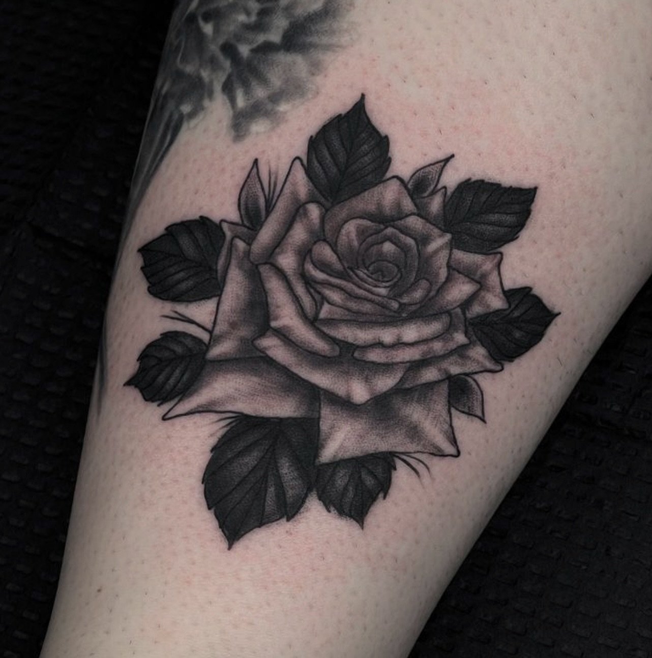 Black &amp; Grey ROSE done by MEEZUS 
To book with @davisinkstattz DM him directly or swing into the shop! 

#tattoo #tat #rose #rosetattoo #floral #floraltattoo #flower #flowertattoo #black #blackandgrey #blackandgreytattoo #style #explore #explorep