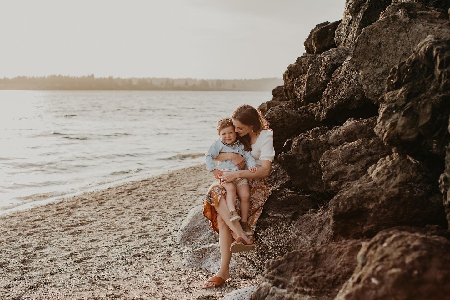 Booking update! Just five full sessions left for the summer. 🤯 My schedule availability was really intentional, so once those are gone, I&rsquo;m at capacity. In other words&hellip;grab one of these dreamy, warm, golden sessions while you can. 
.
Fo