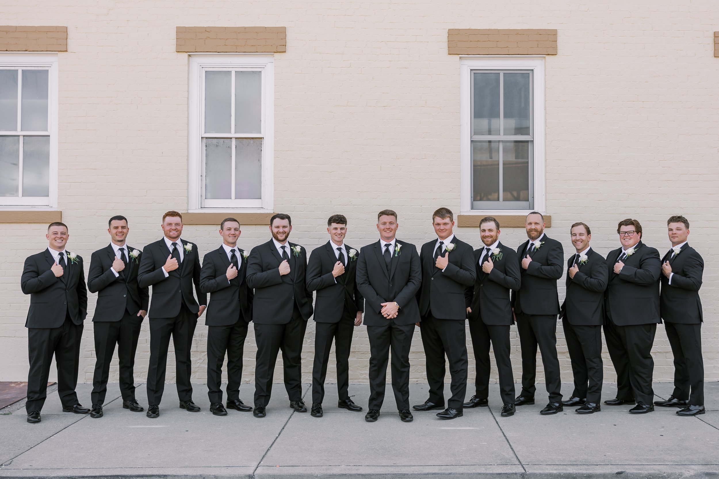 LOUISVILLE WEDDINGN PHOTOGRAPHER