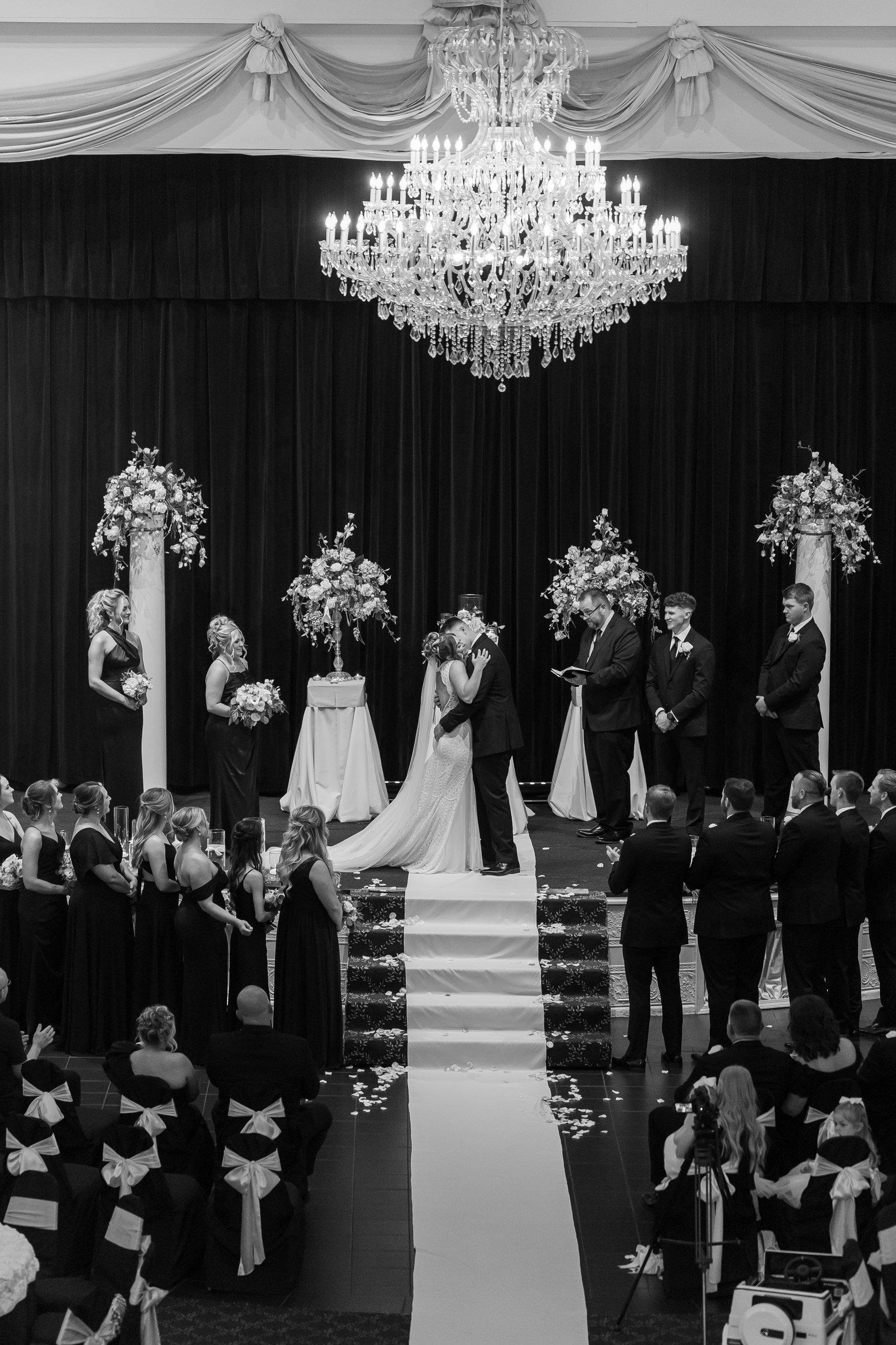 LOUISVILLE WEDDINGN PHOTOGRAPHER