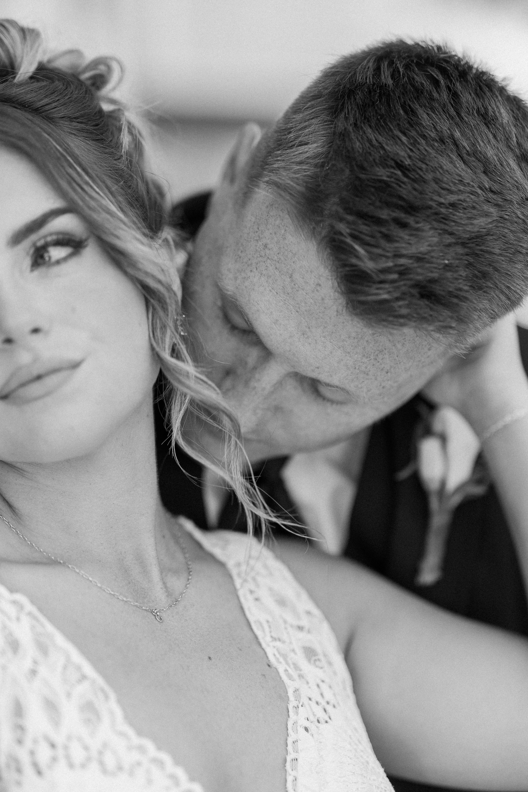 LOUISVILLE WEDDINGN PHOTOGRAPHER
