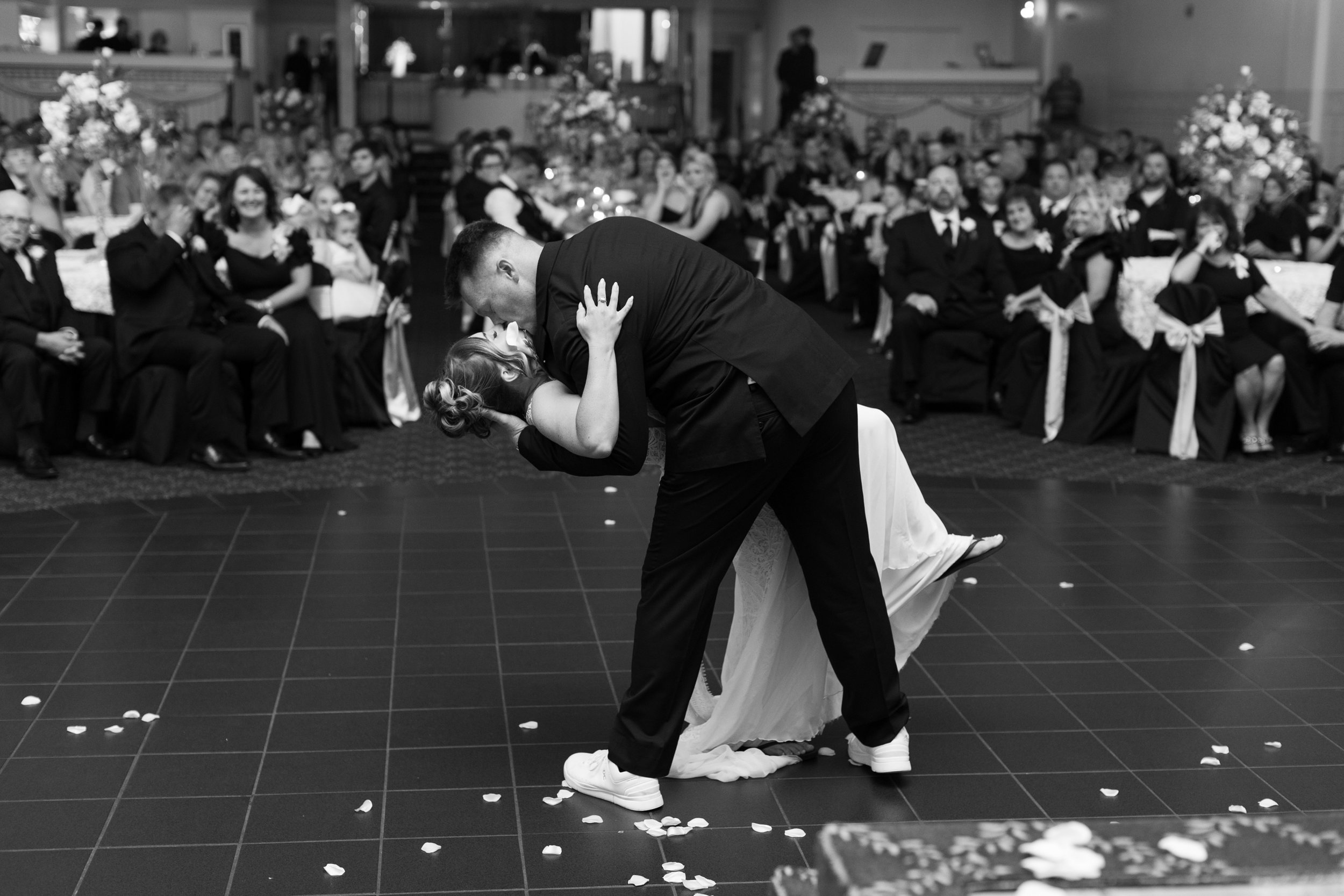 LOUISVILLE WEDDINGN PHOTOGRAPHER